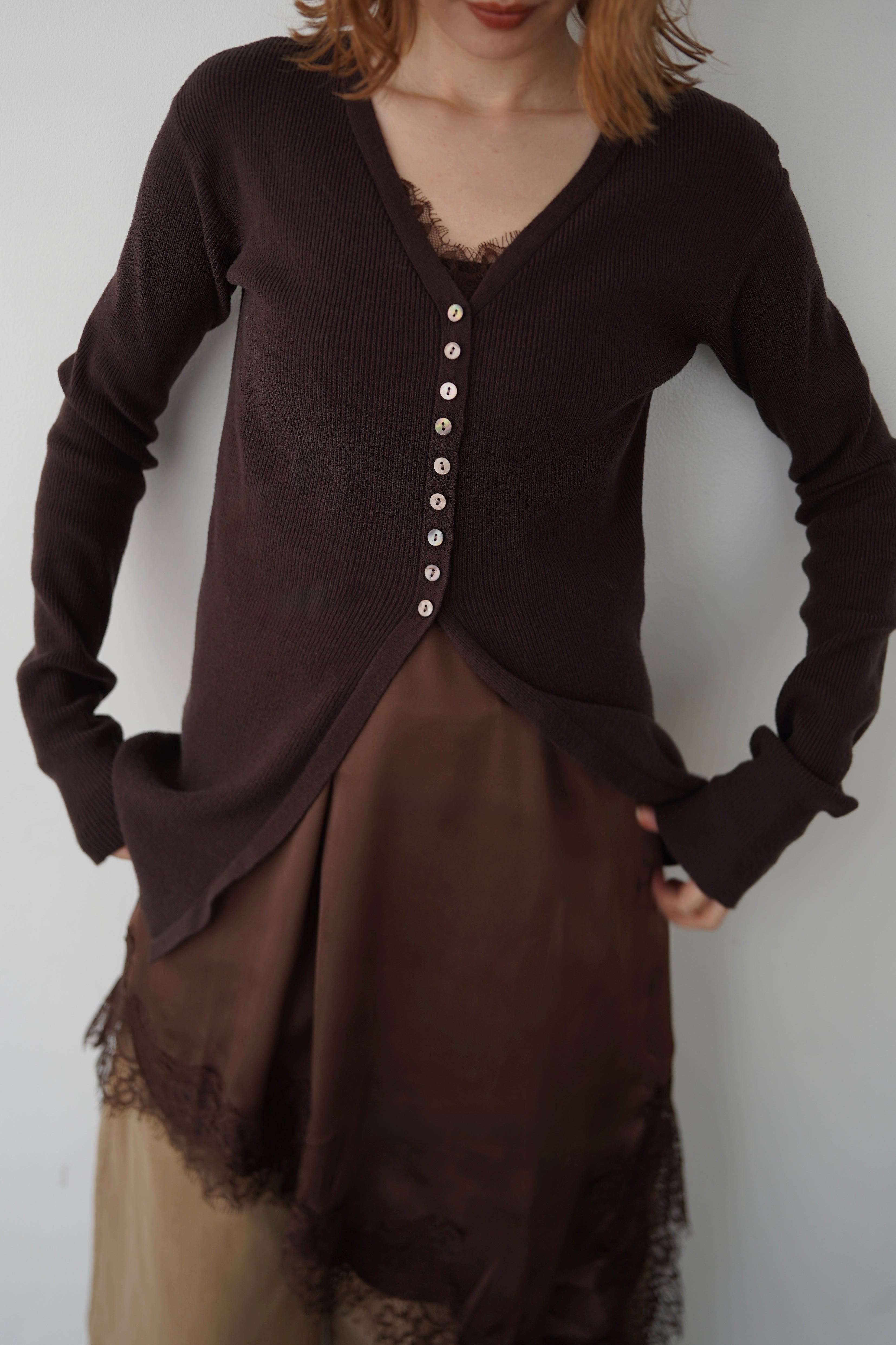 【再入荷】Vneck button lib cardigan