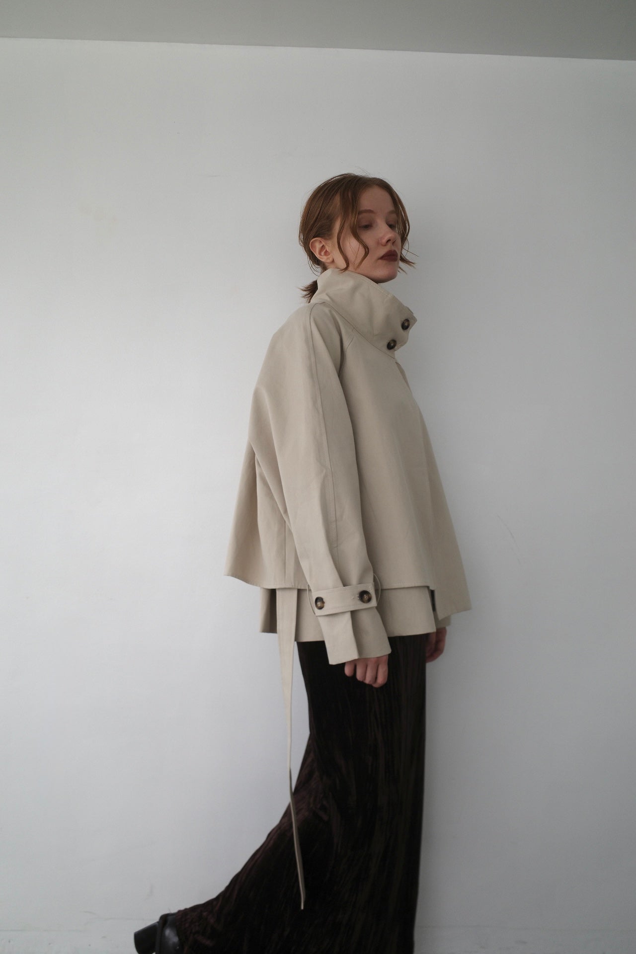 Half cape short trench