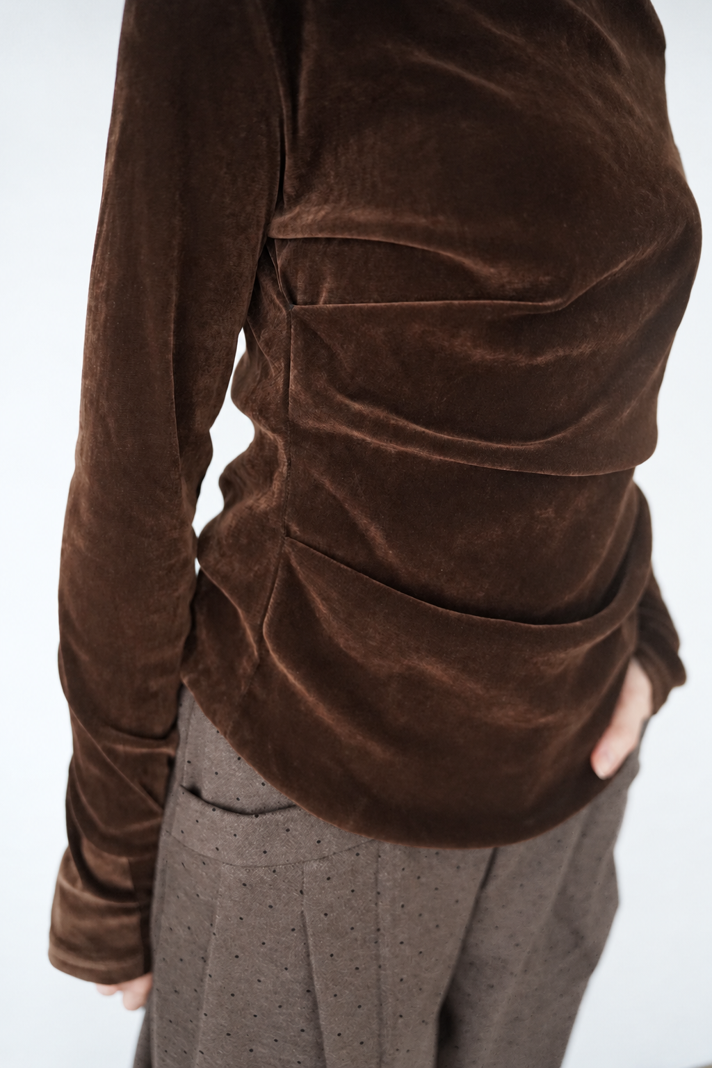 【予約販売】10月上旬-発送　Unbalance gather sier velours tops