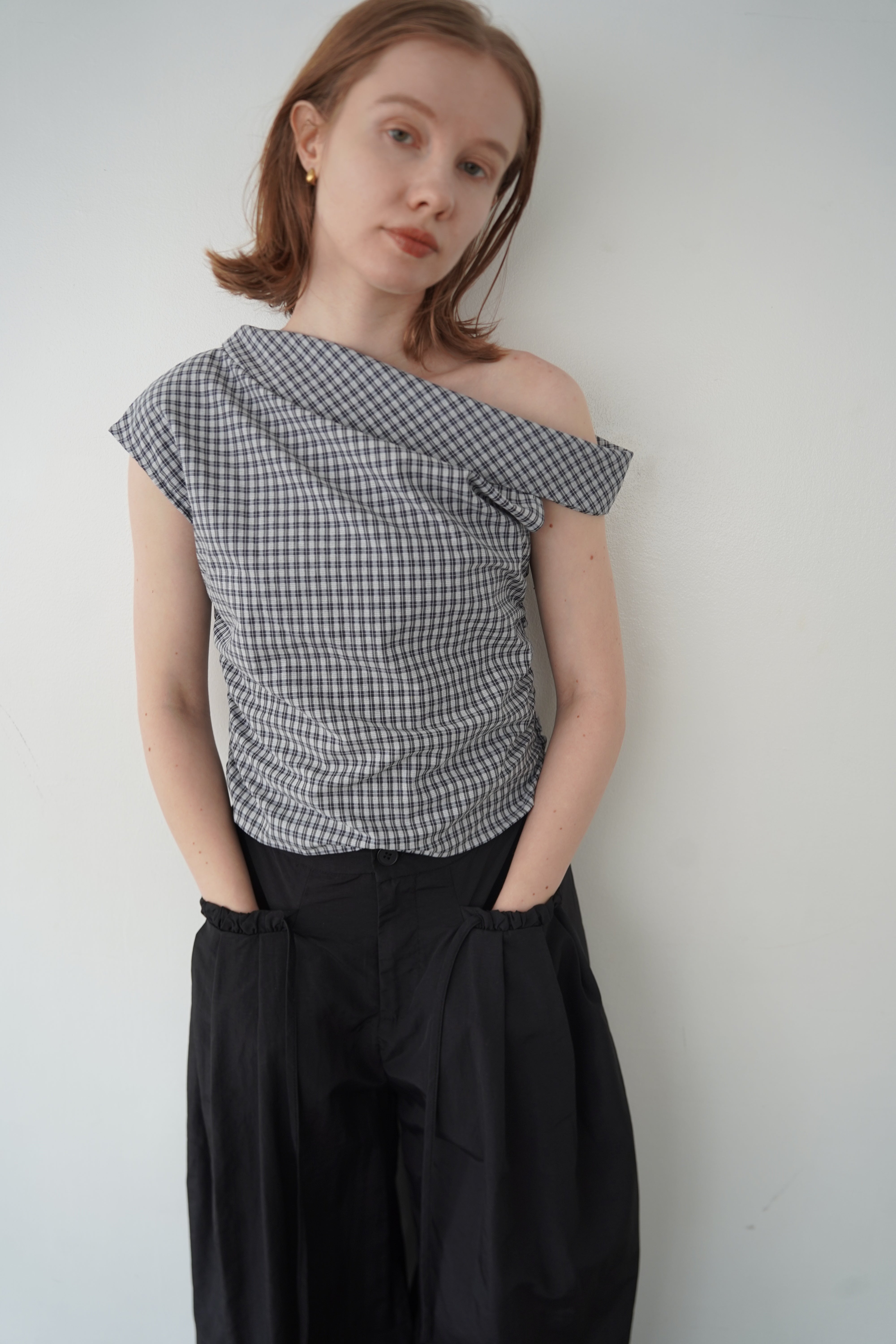 Asymmetry check blouse