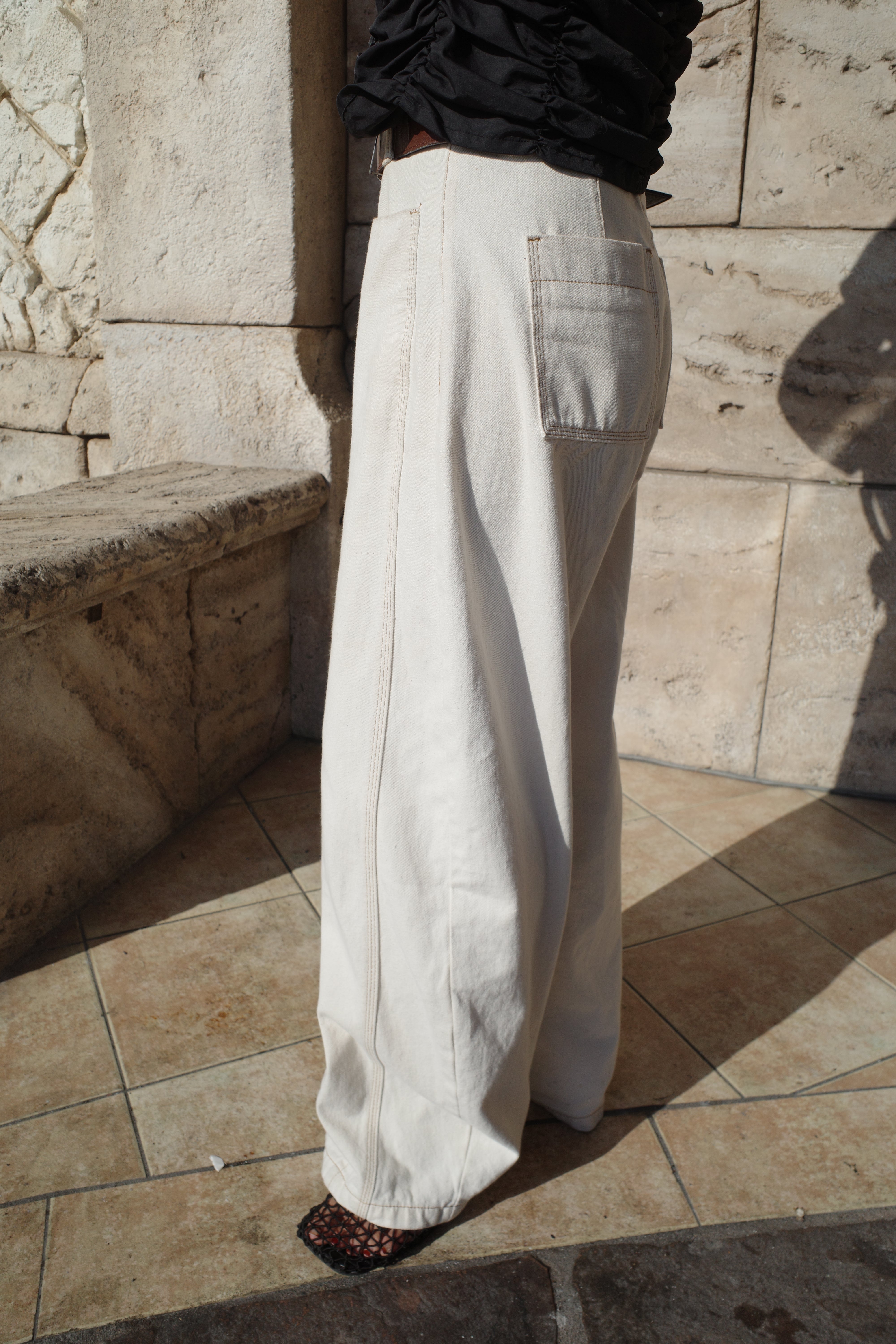 Belt curve denim pants