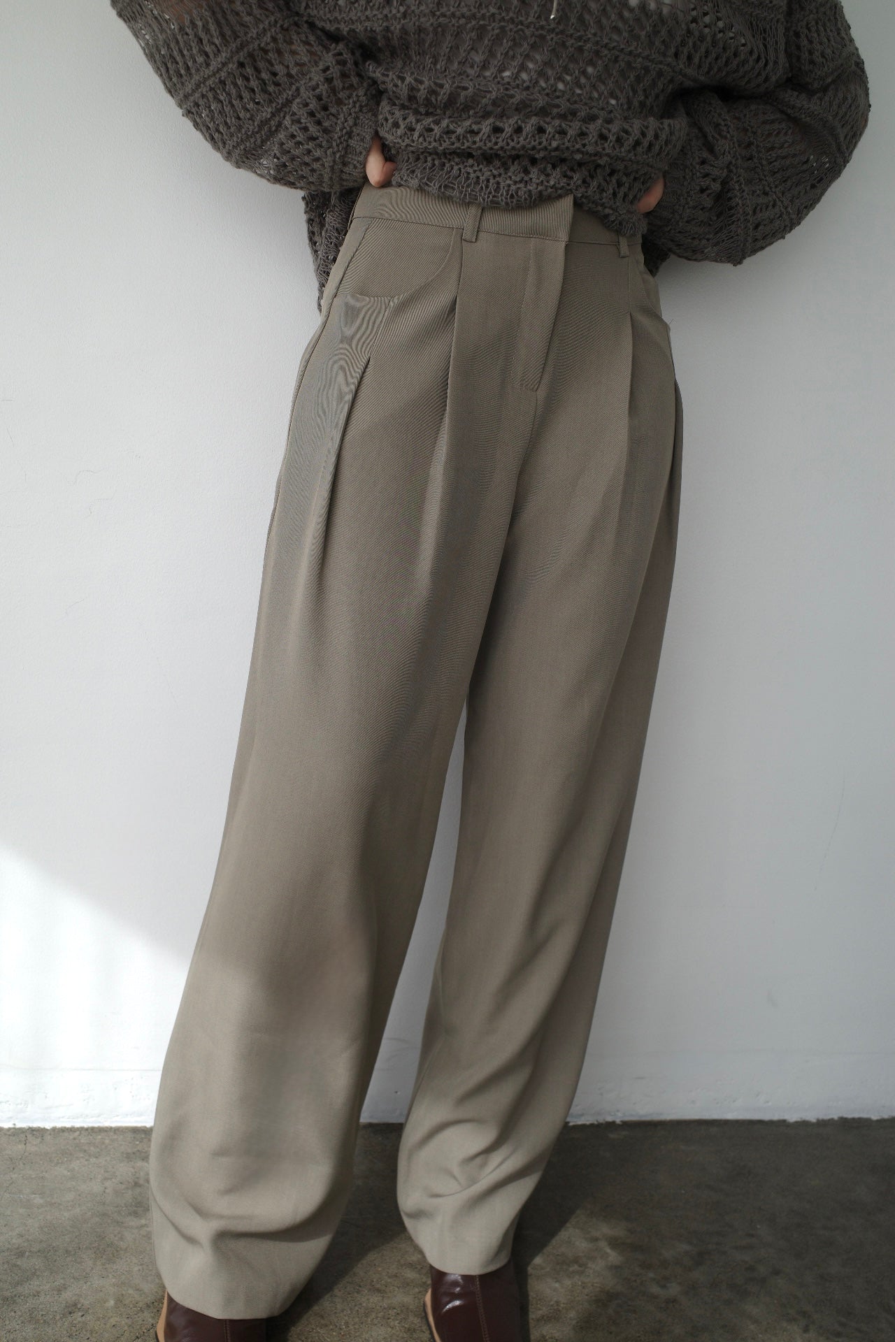 Side pleats slacks pants