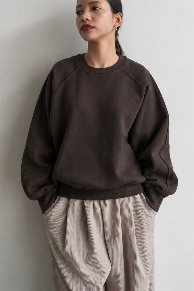 Curve sleeve sweat pullover