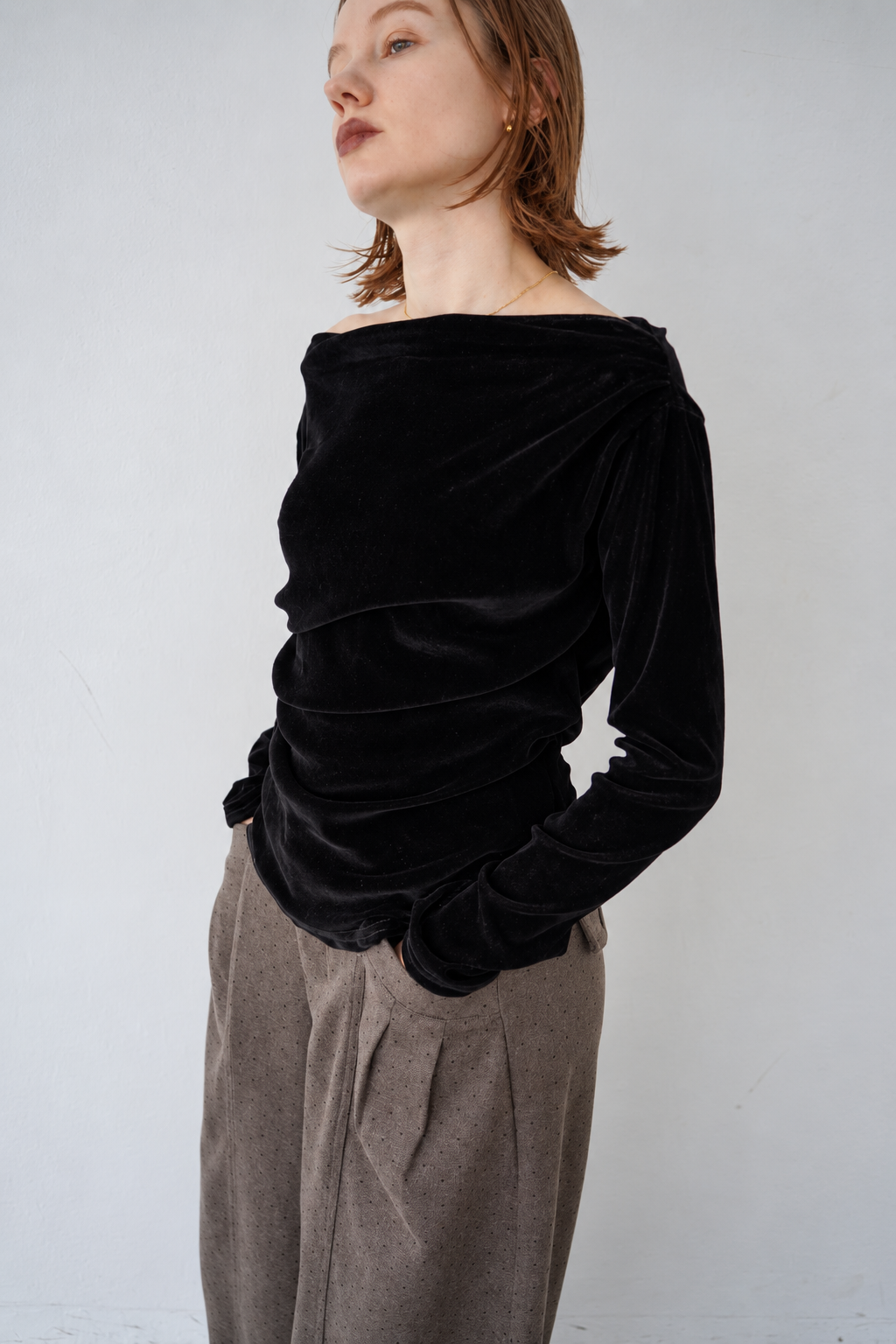 【予約販売】10月上旬-発送　Unbalance gather sier velours tops