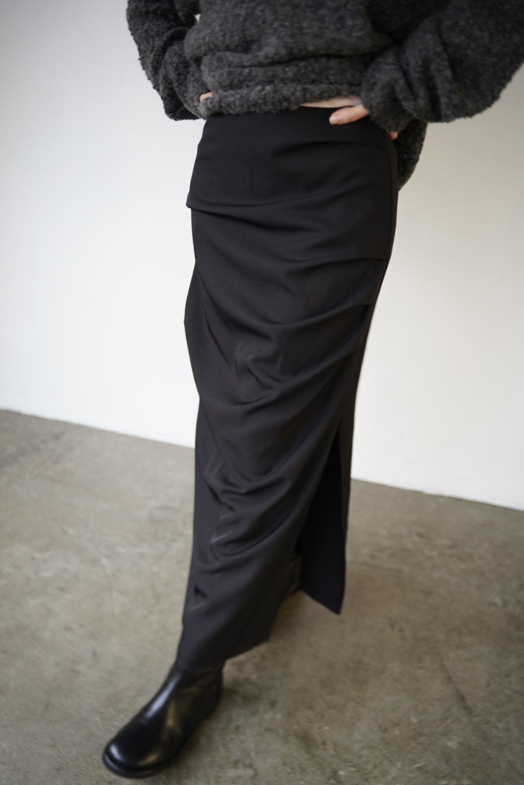 Tuck drape skirt