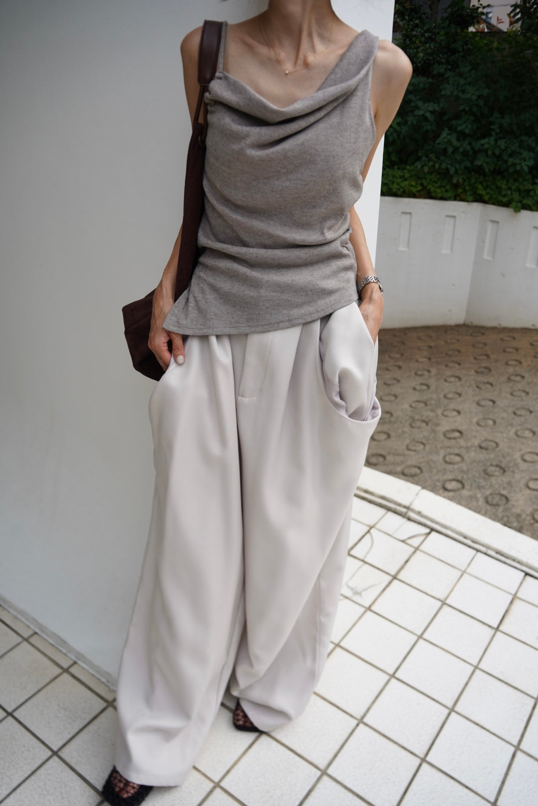 Drape asymmetry top