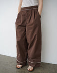Tuck line pants