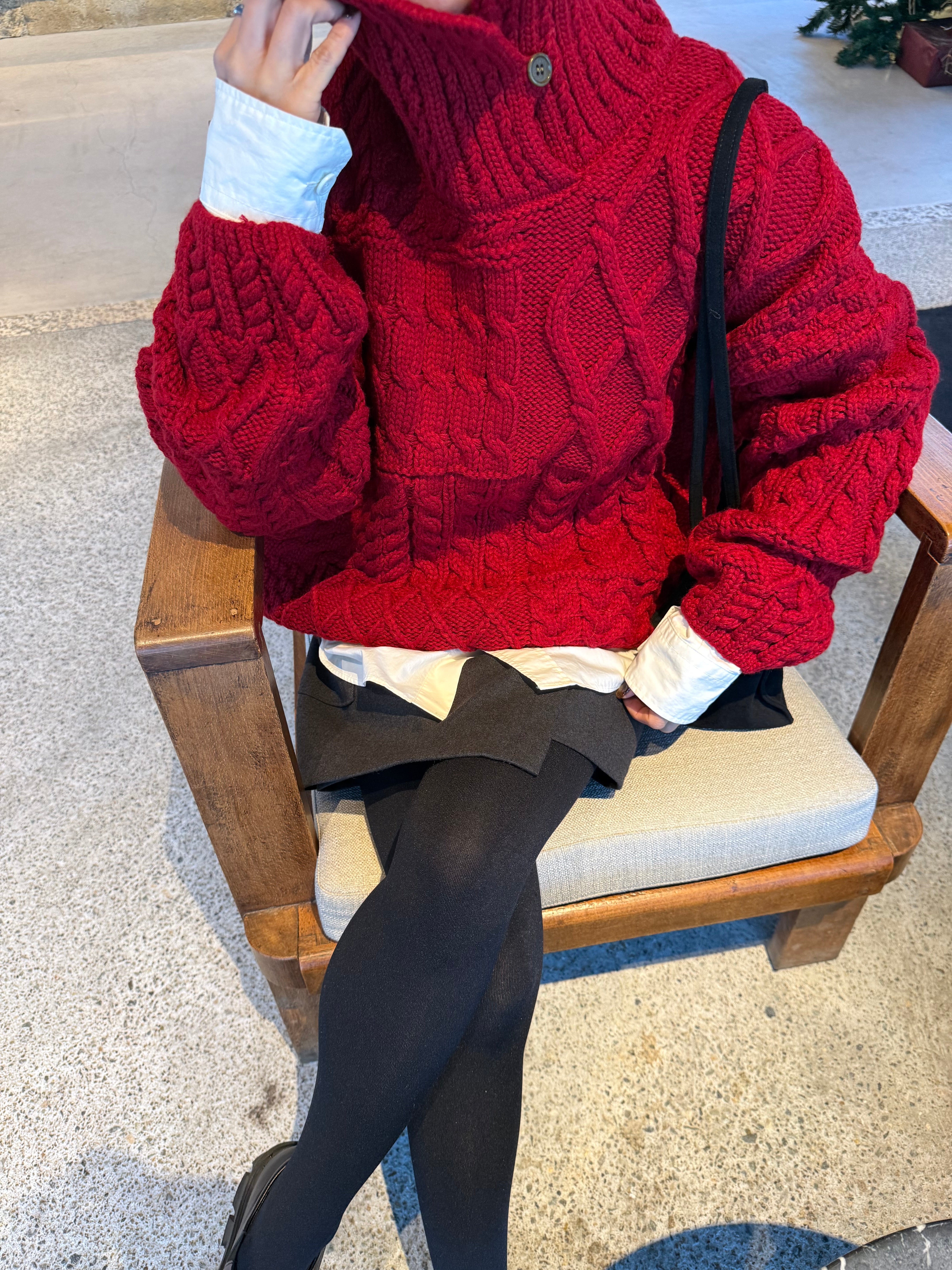 Asymmetric cable knit