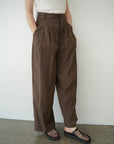 Woven tuck pants