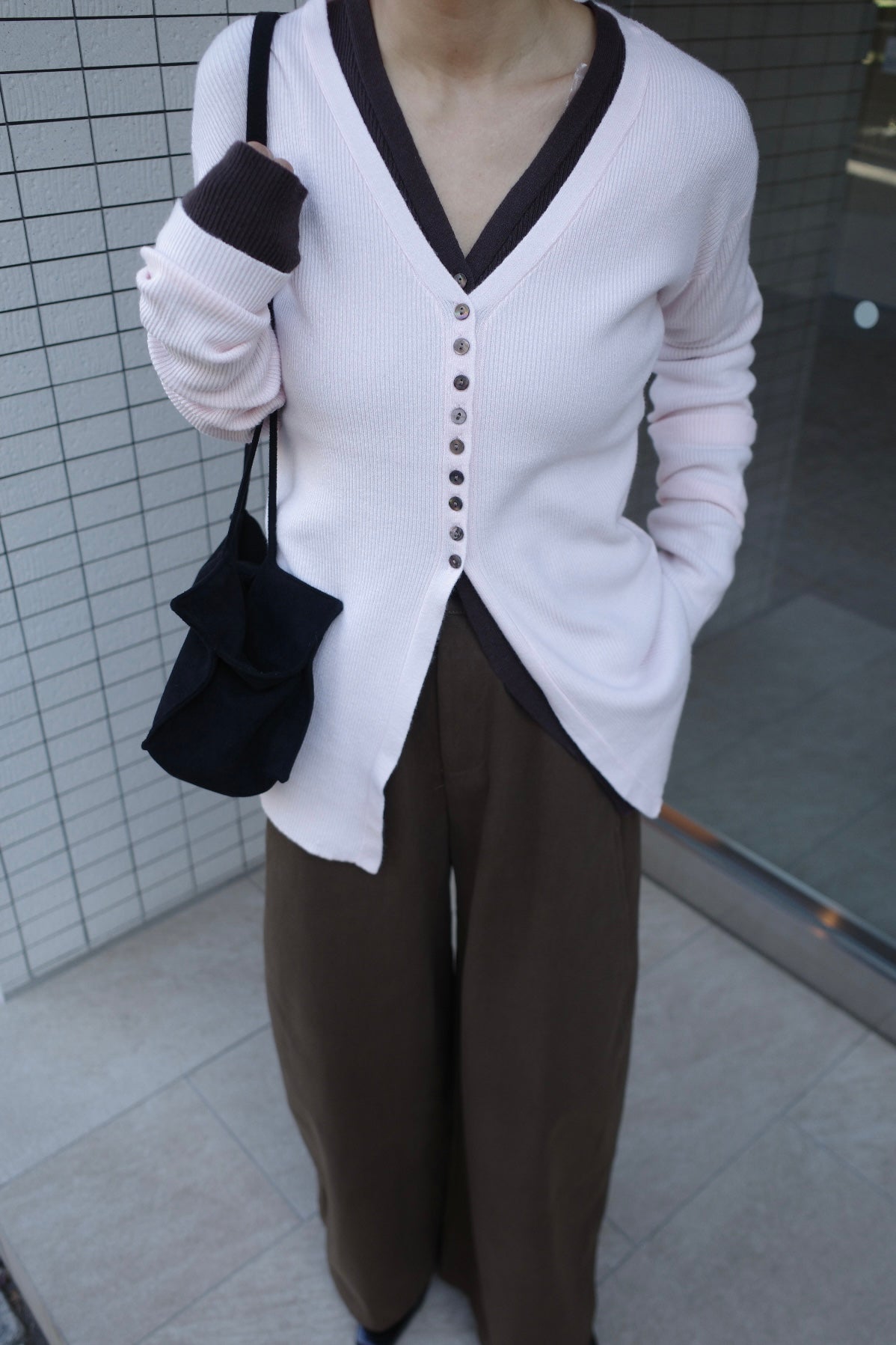 【再入荷】Vneck button lib cardigan