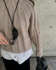 Cable hight neck knit