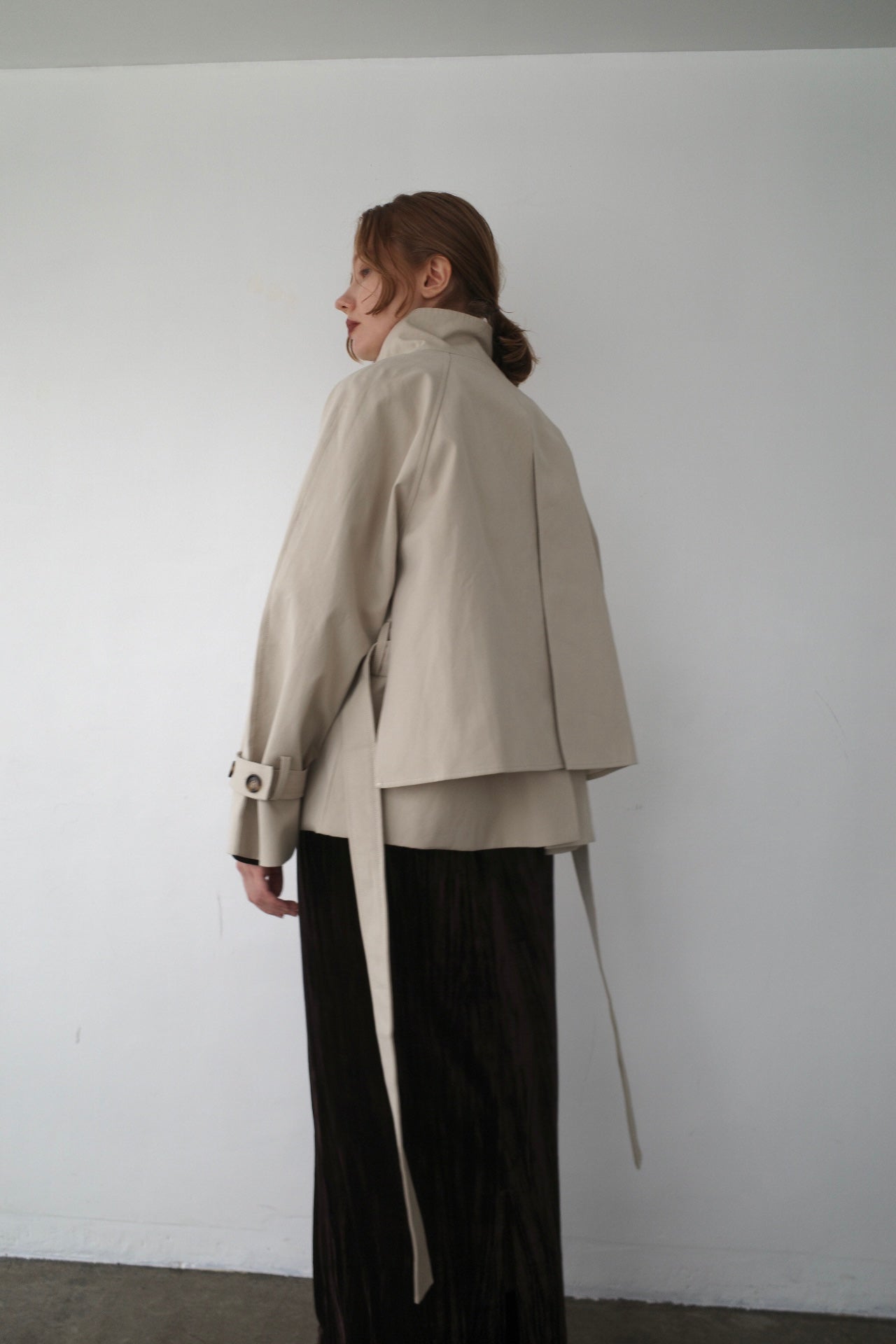 Half cape short trench