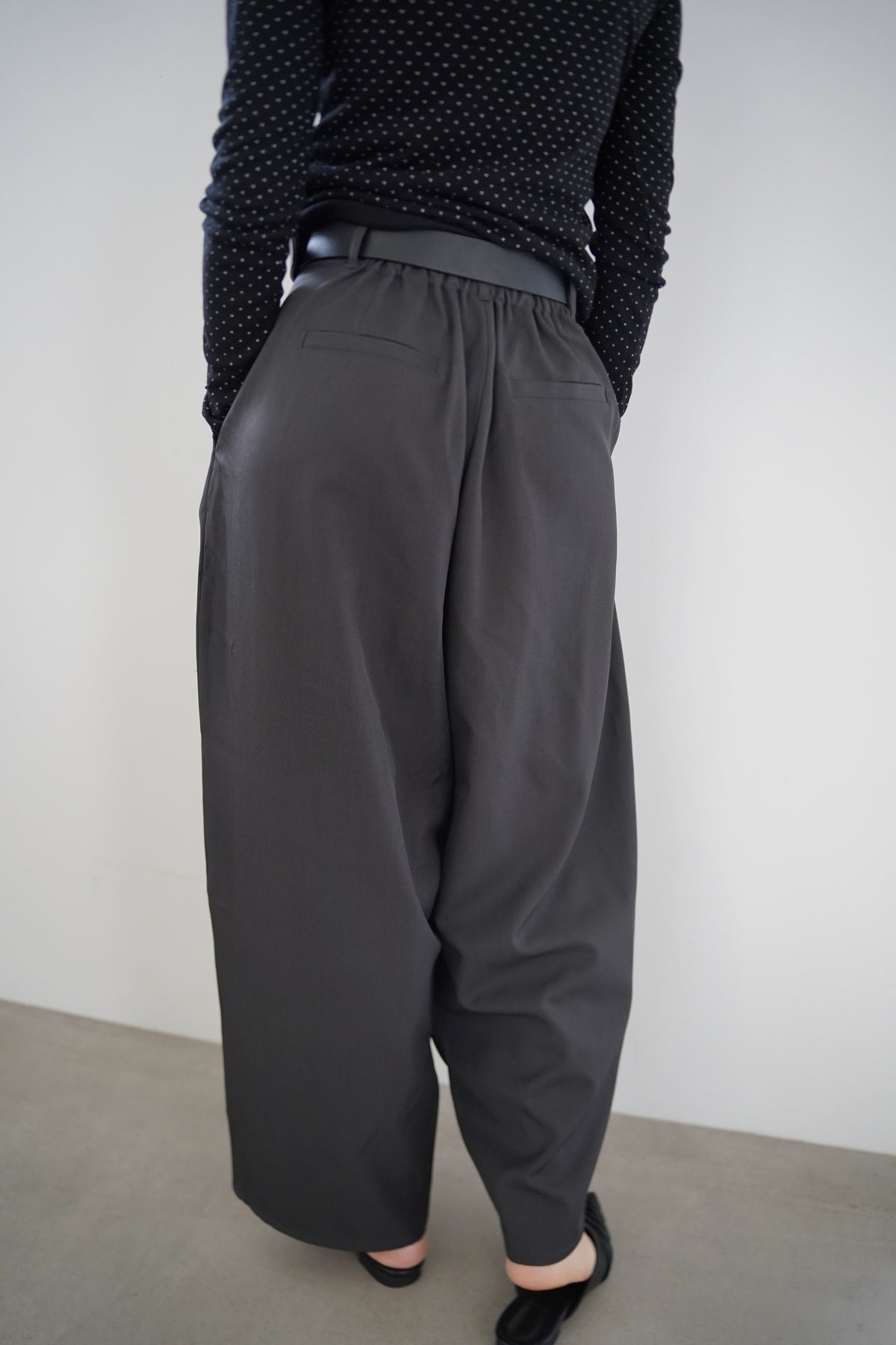 Twill tuck cocoon pants
