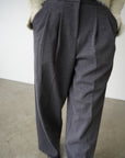 Tuck straight pants