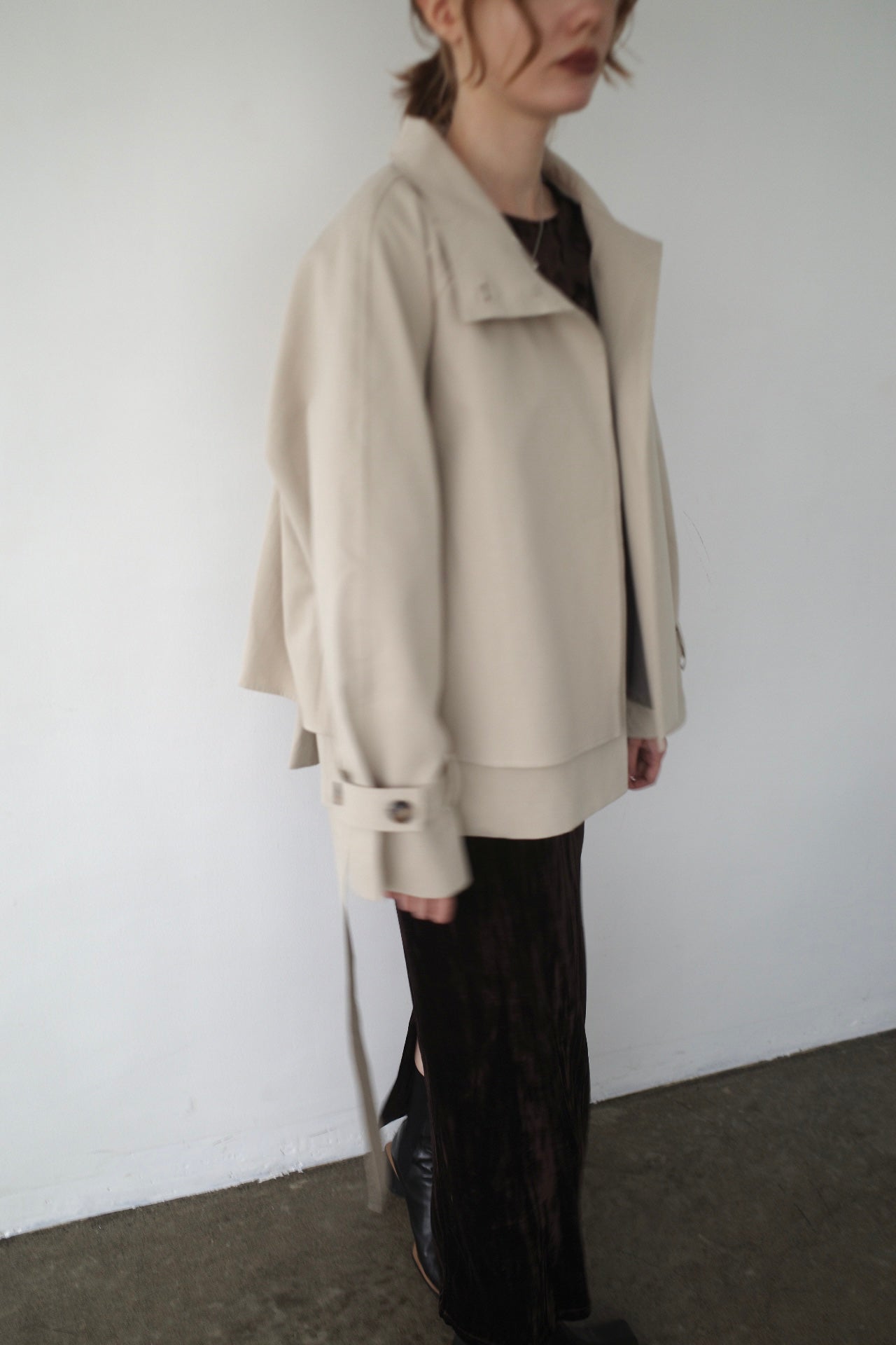 Half cape short trench