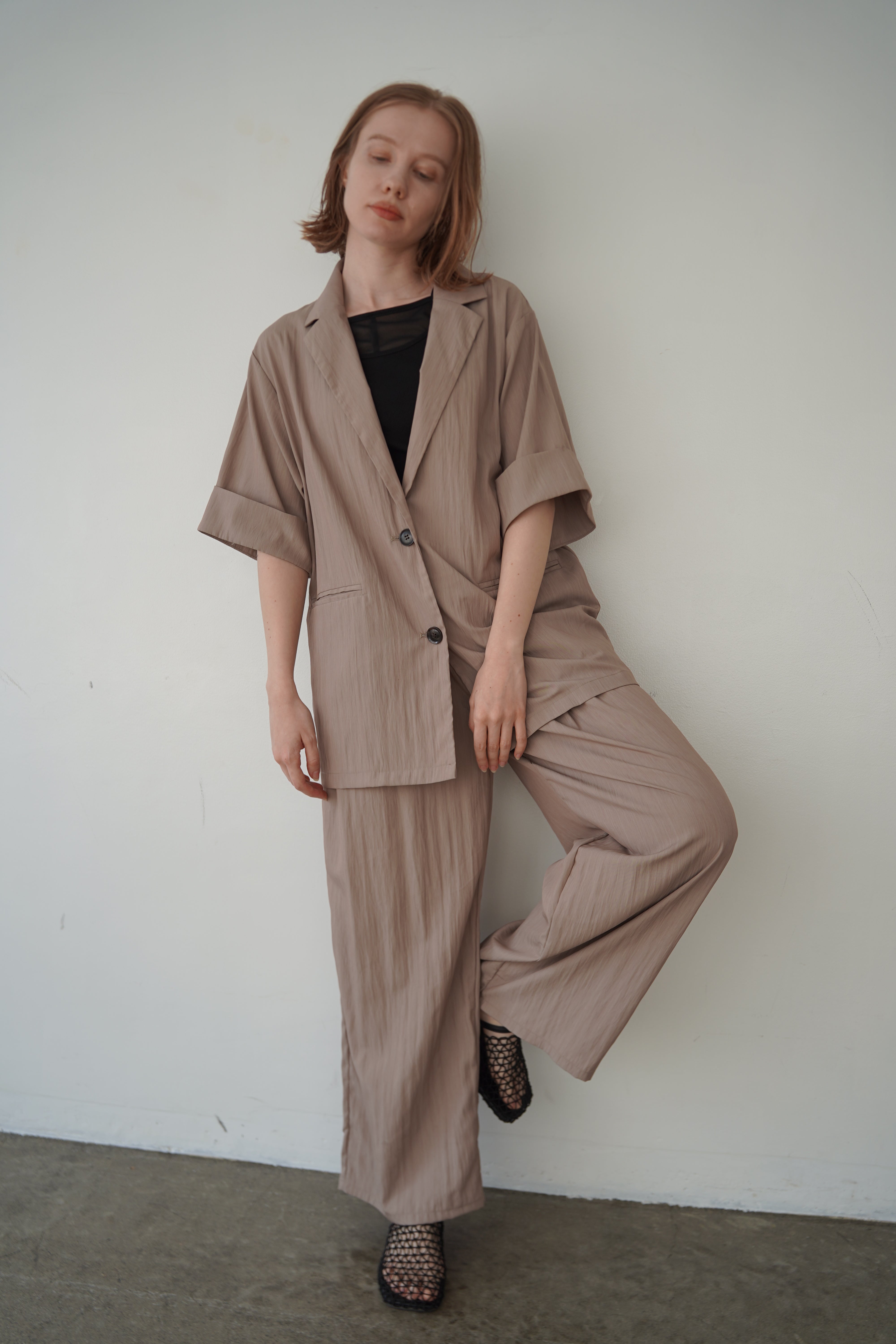 Woven tuck pants