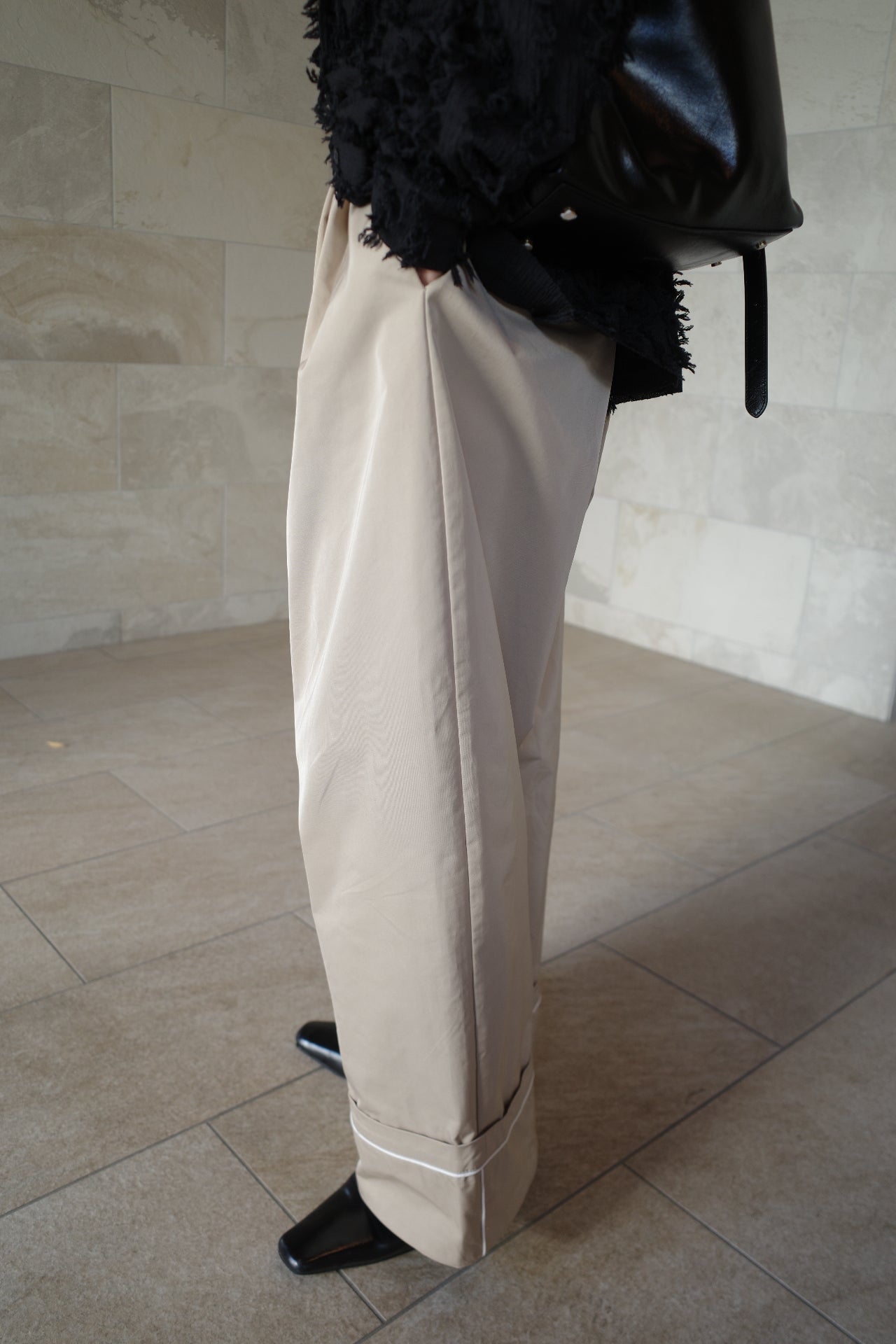 Tuck line pants