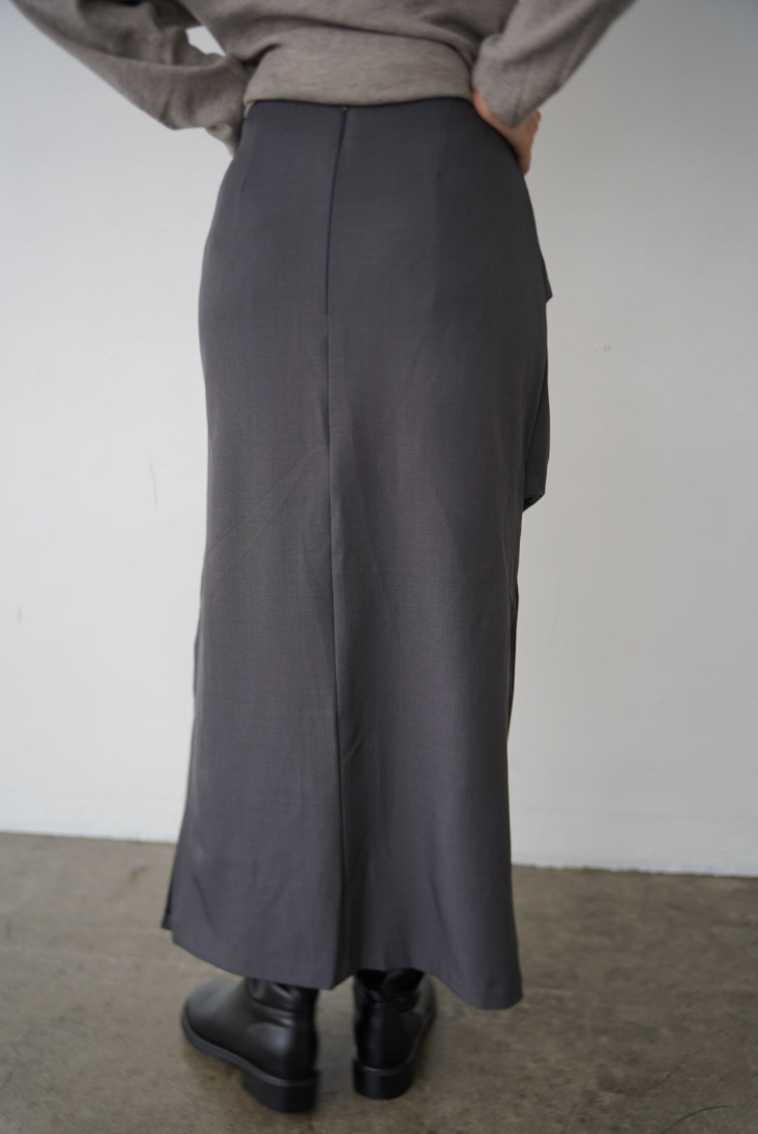 Tuck drape skirt