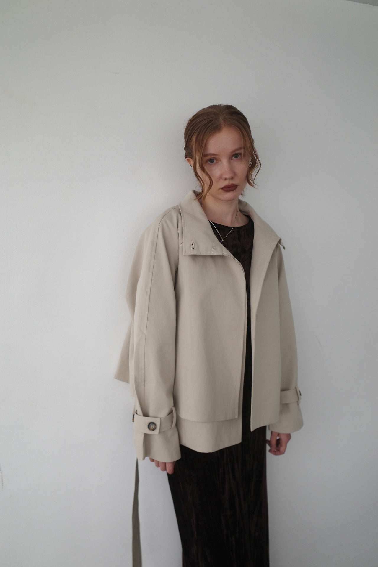 Half cape short trench