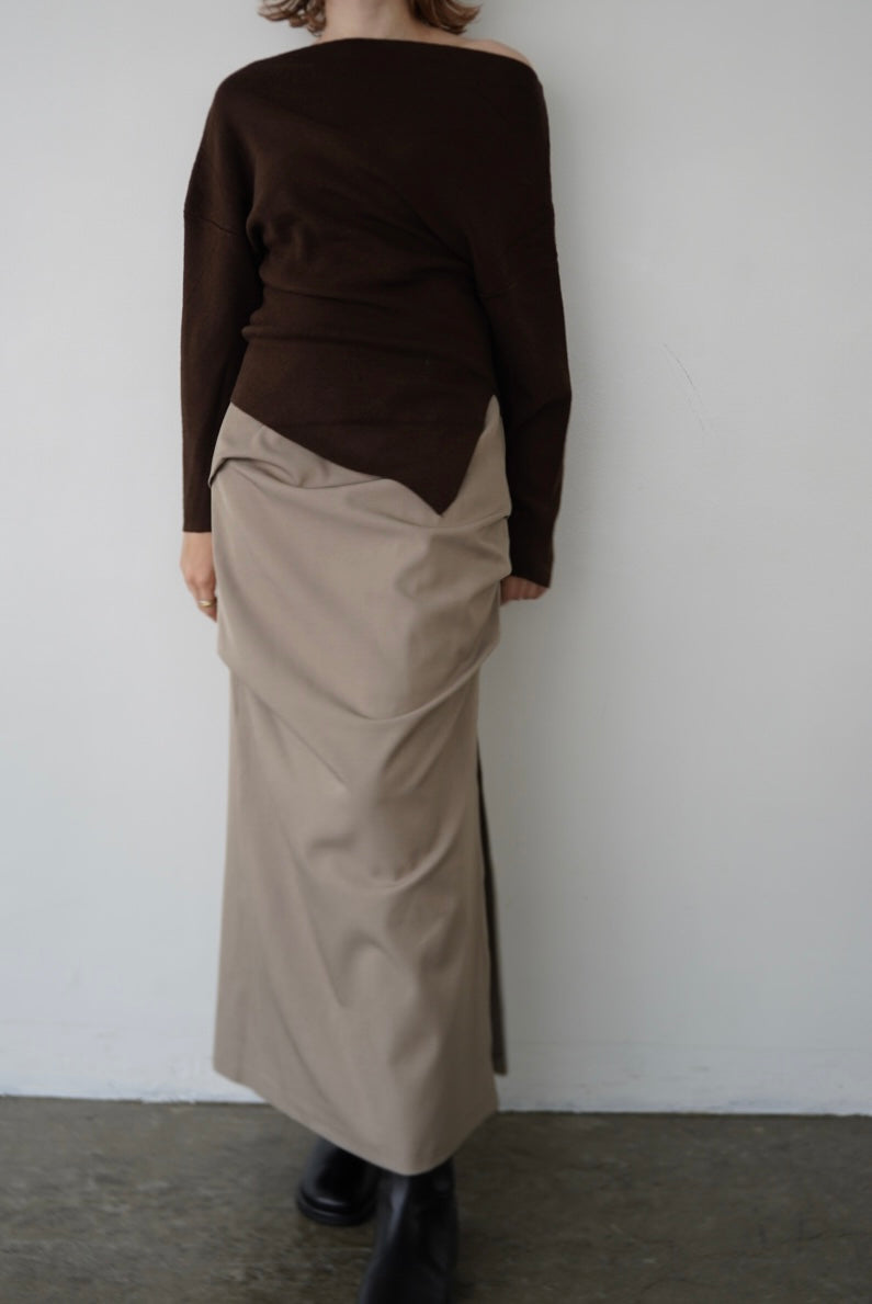 Tuck drape skirt