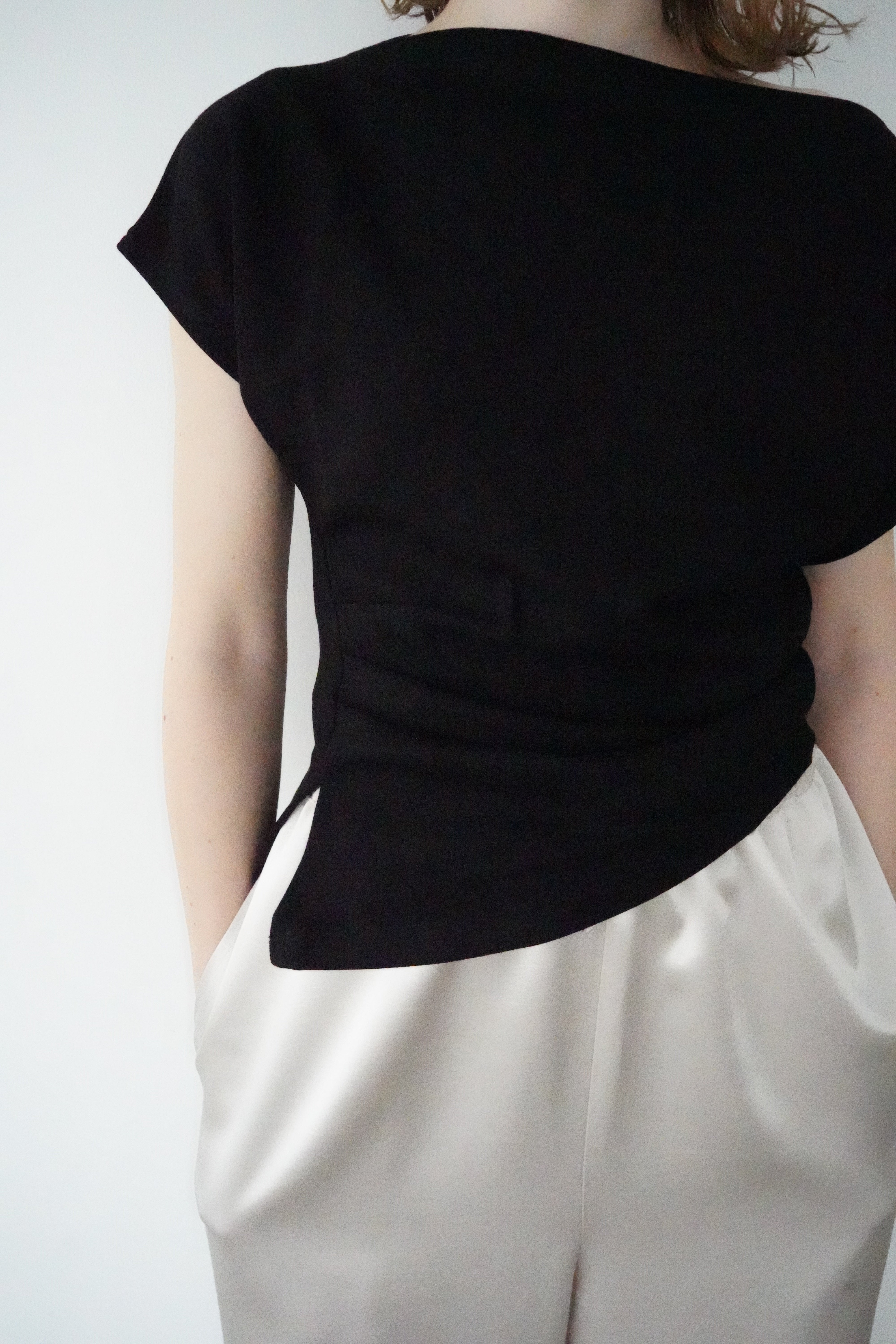 【7月上旬-発送】Unbalance tuck top