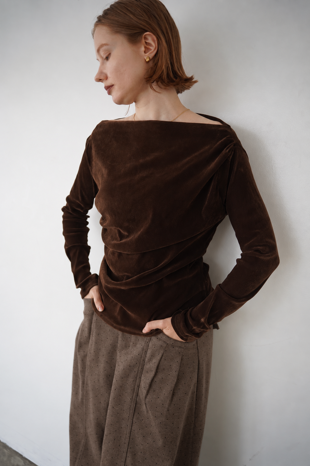 【予約販売】10月上旬-発送　Unbalance gather sier velours tops