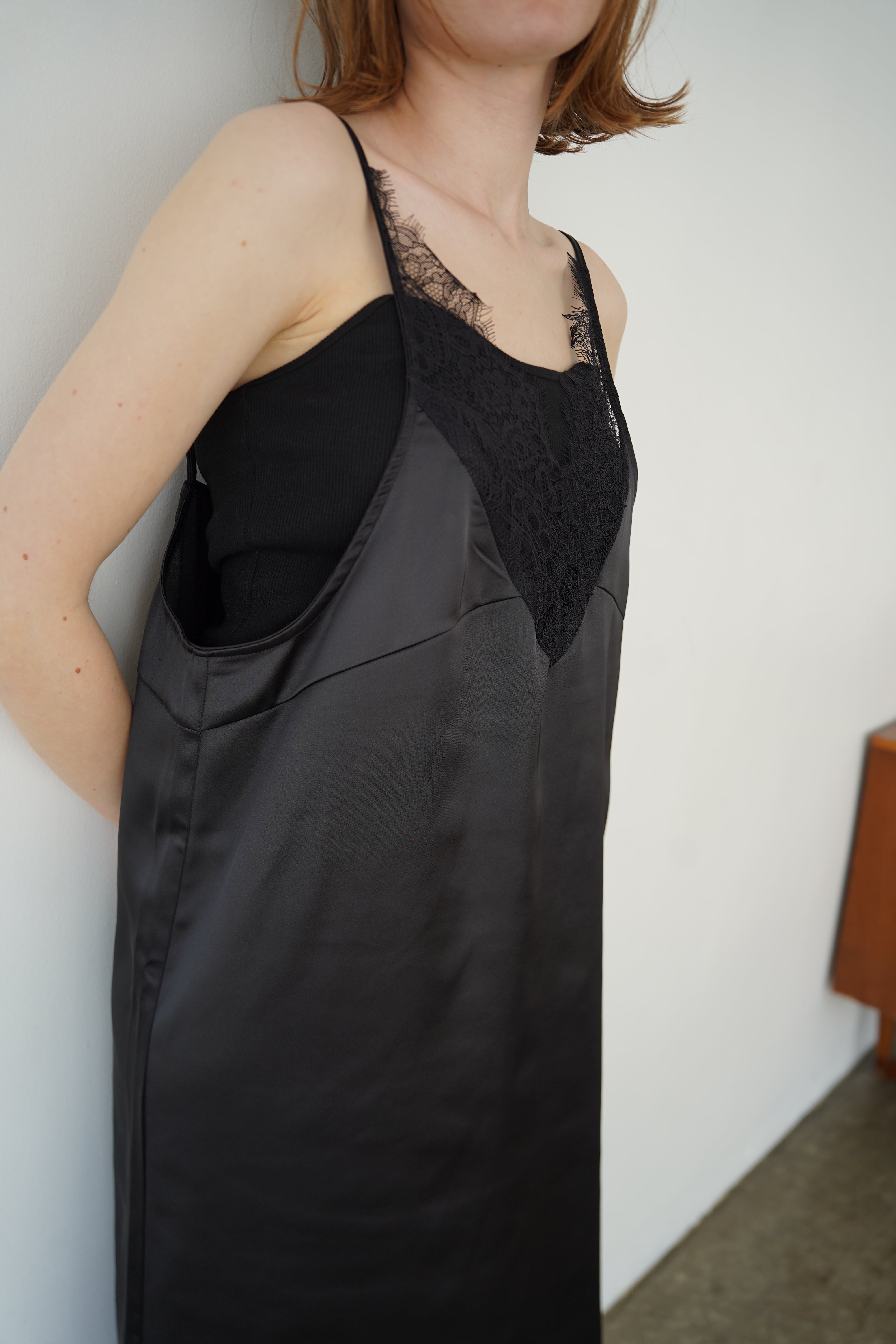 Race satin camisole one-piece