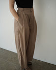 Woven tuck pants
