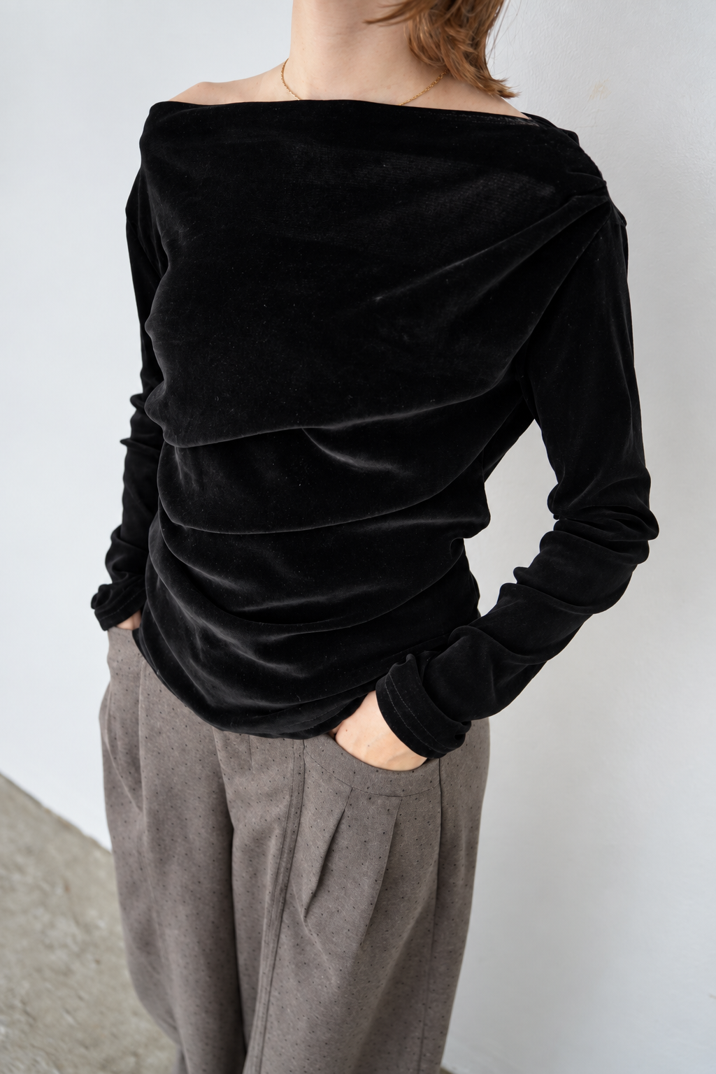 【予約販売】10月上旬-発送　Unbalance gather sier velours tops