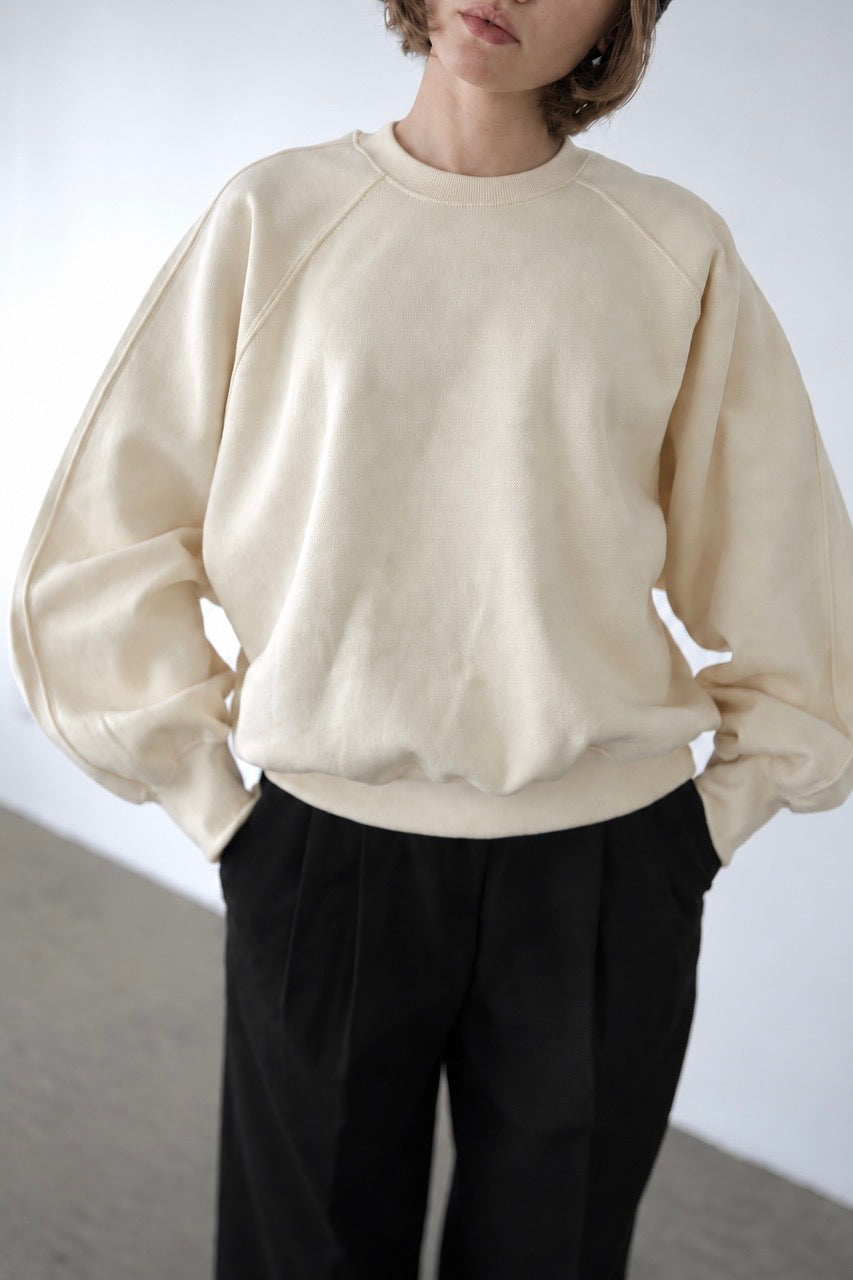 Curve sleeve sweat pullover