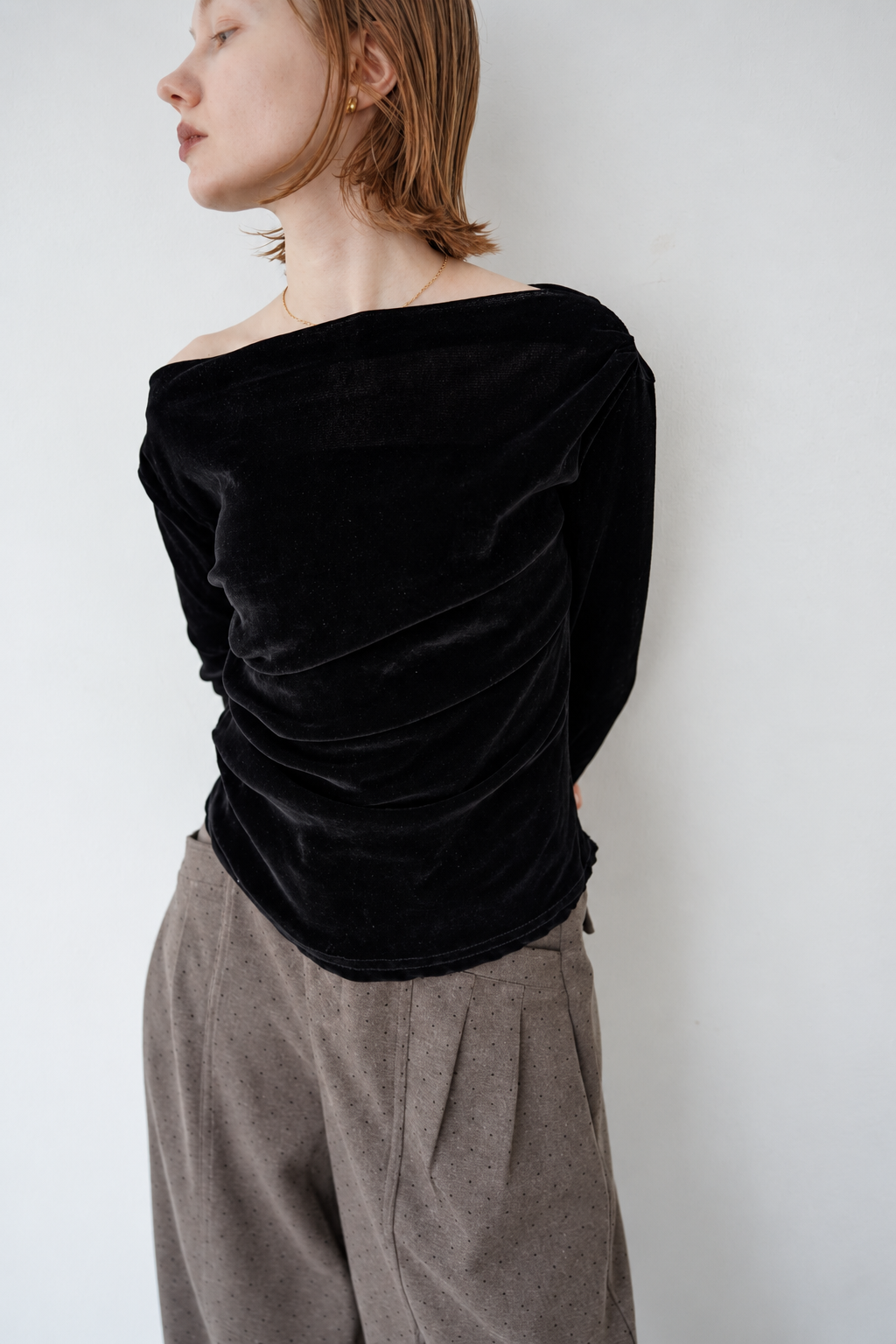 【予約販売】10月上旬-発送　Unbalance gather sier velours tops