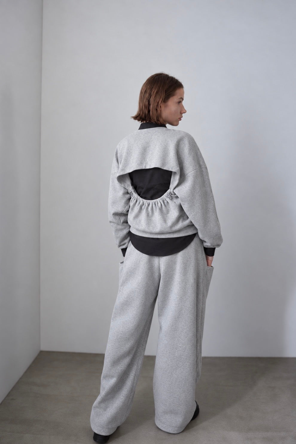 Back open sweat setup