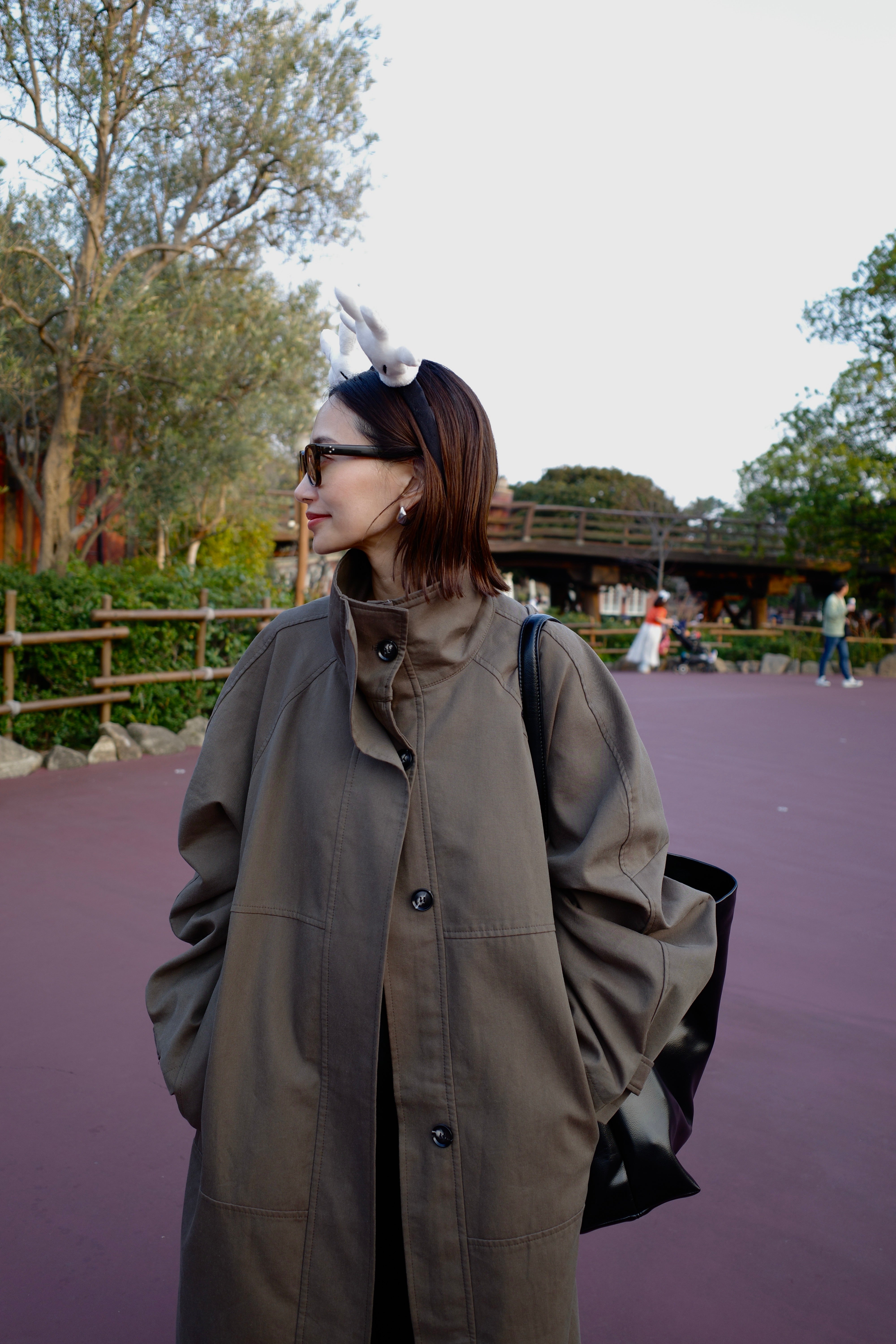 Curve sleeve raglan trench coat