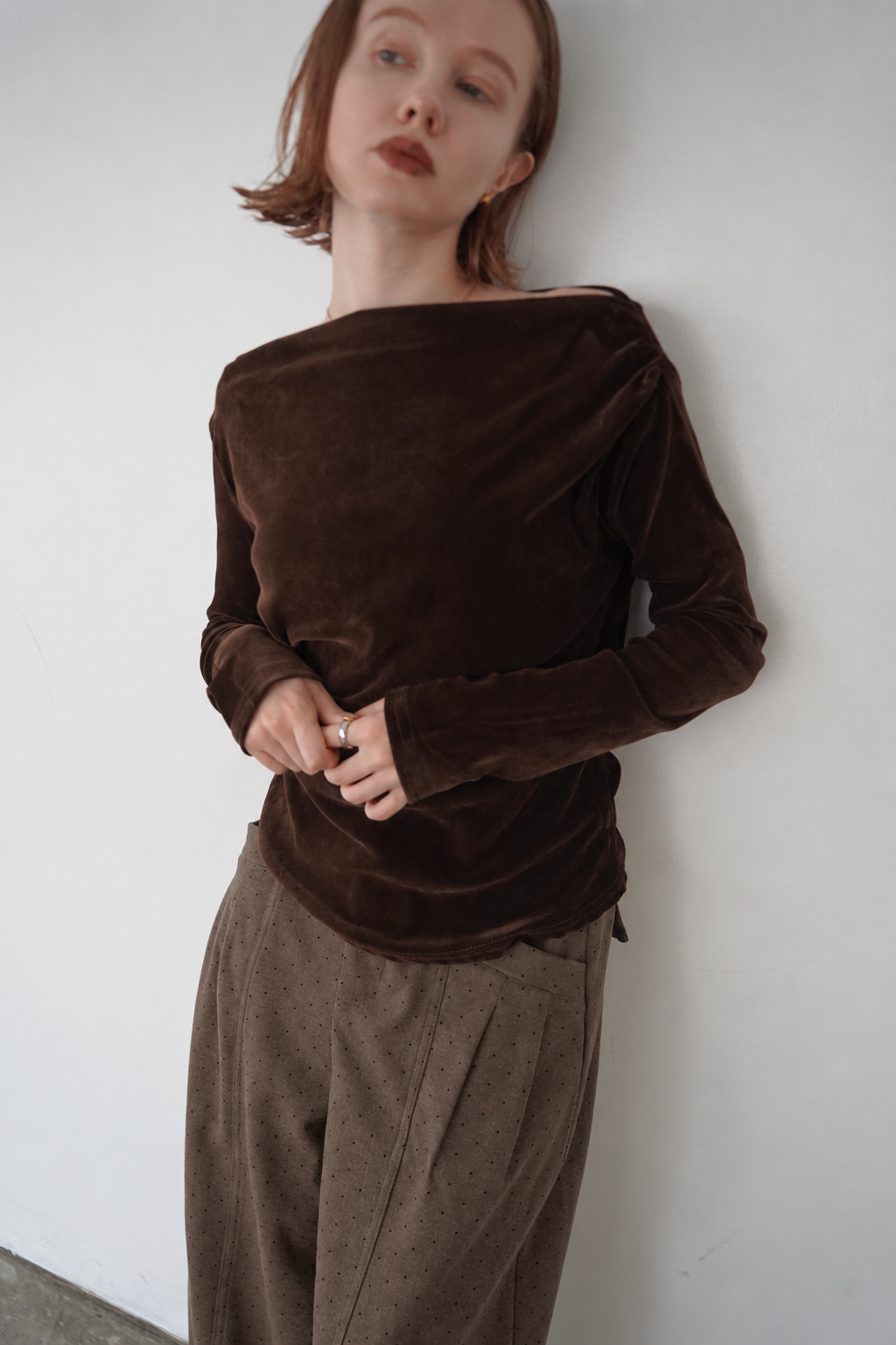 【予約販売】10月上旬-発送　Unbalance gather sier velours tops