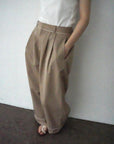 Tuck line pants