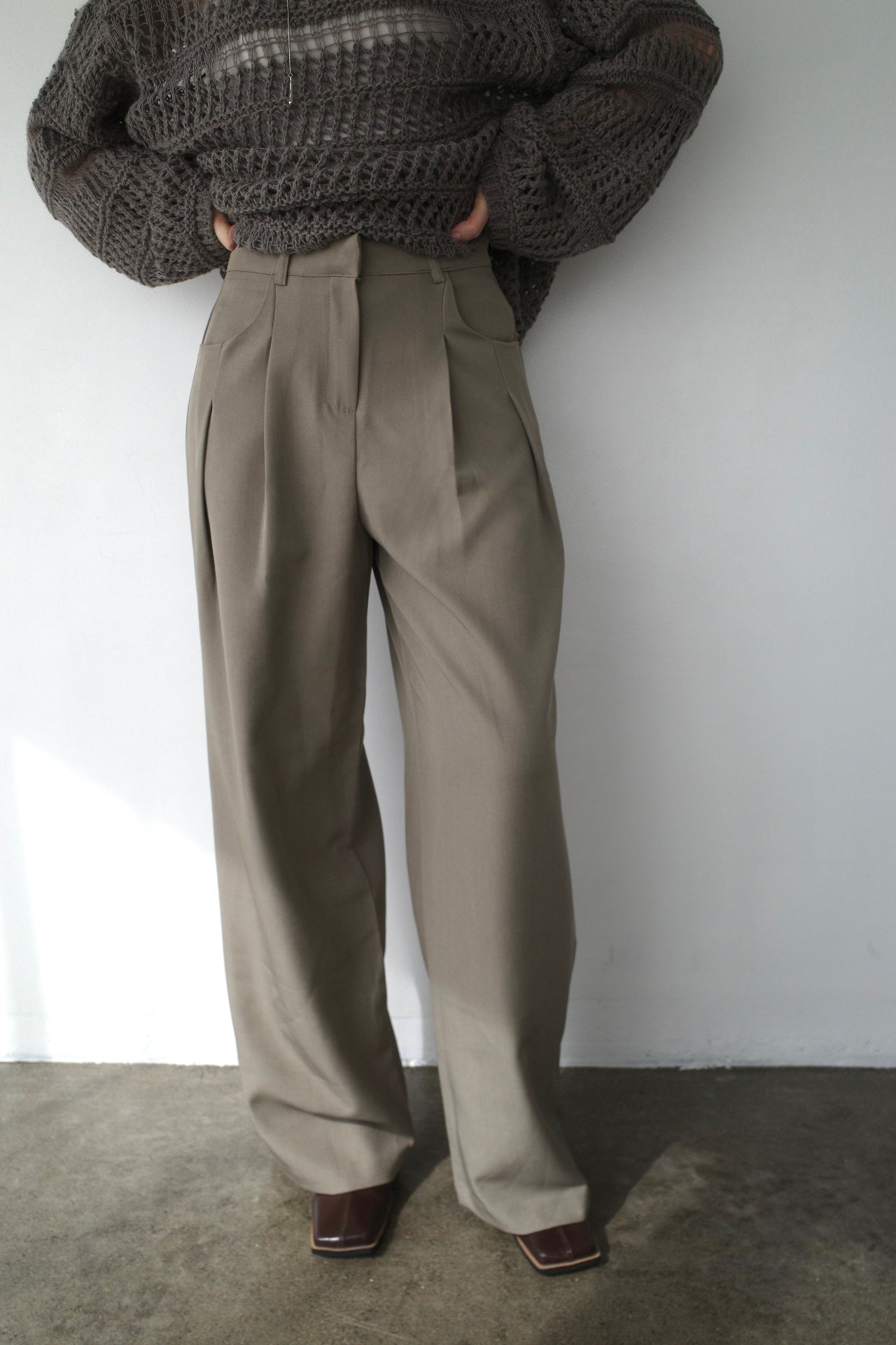Side pleats slacks pants