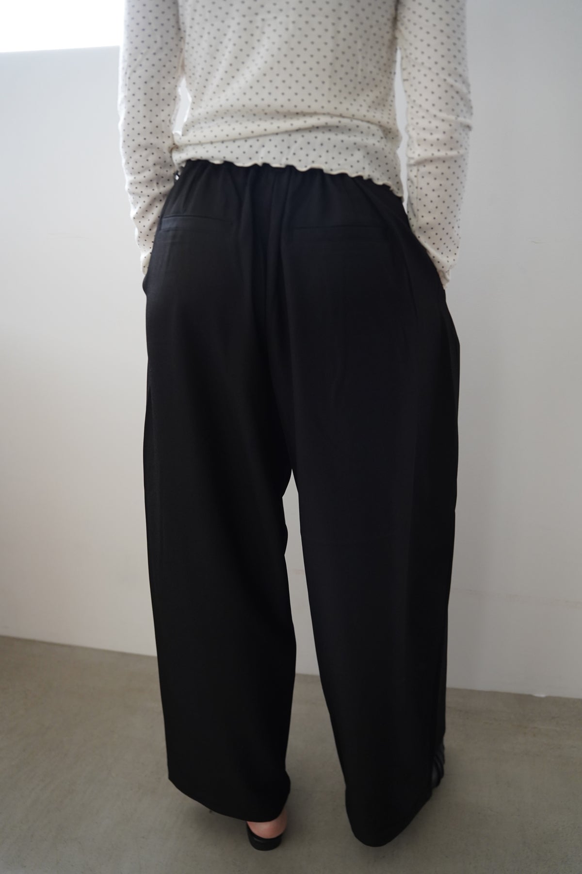 Twill tuck cocoon pants