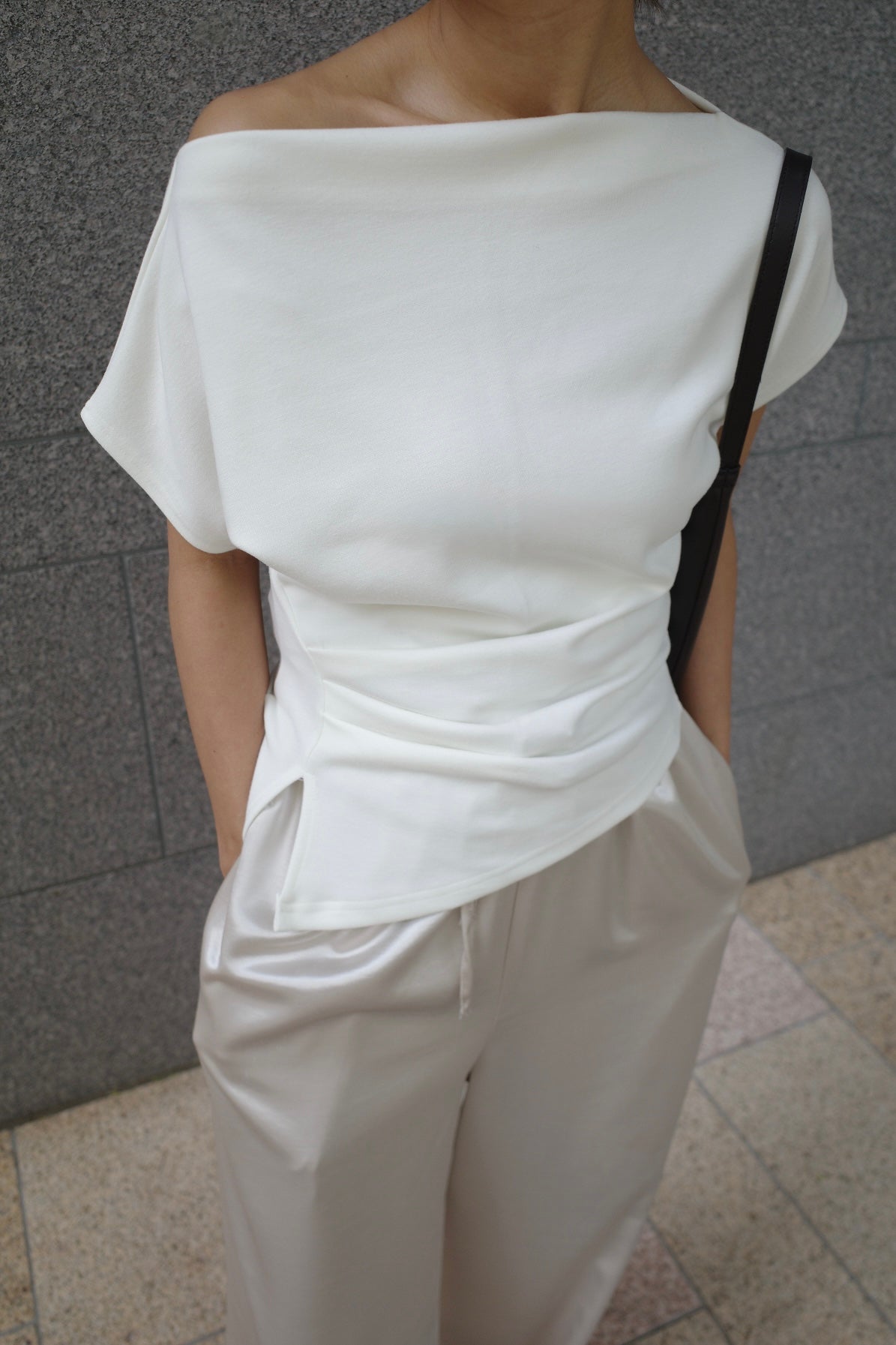 【7月上旬-発送】Unbalance tuck top