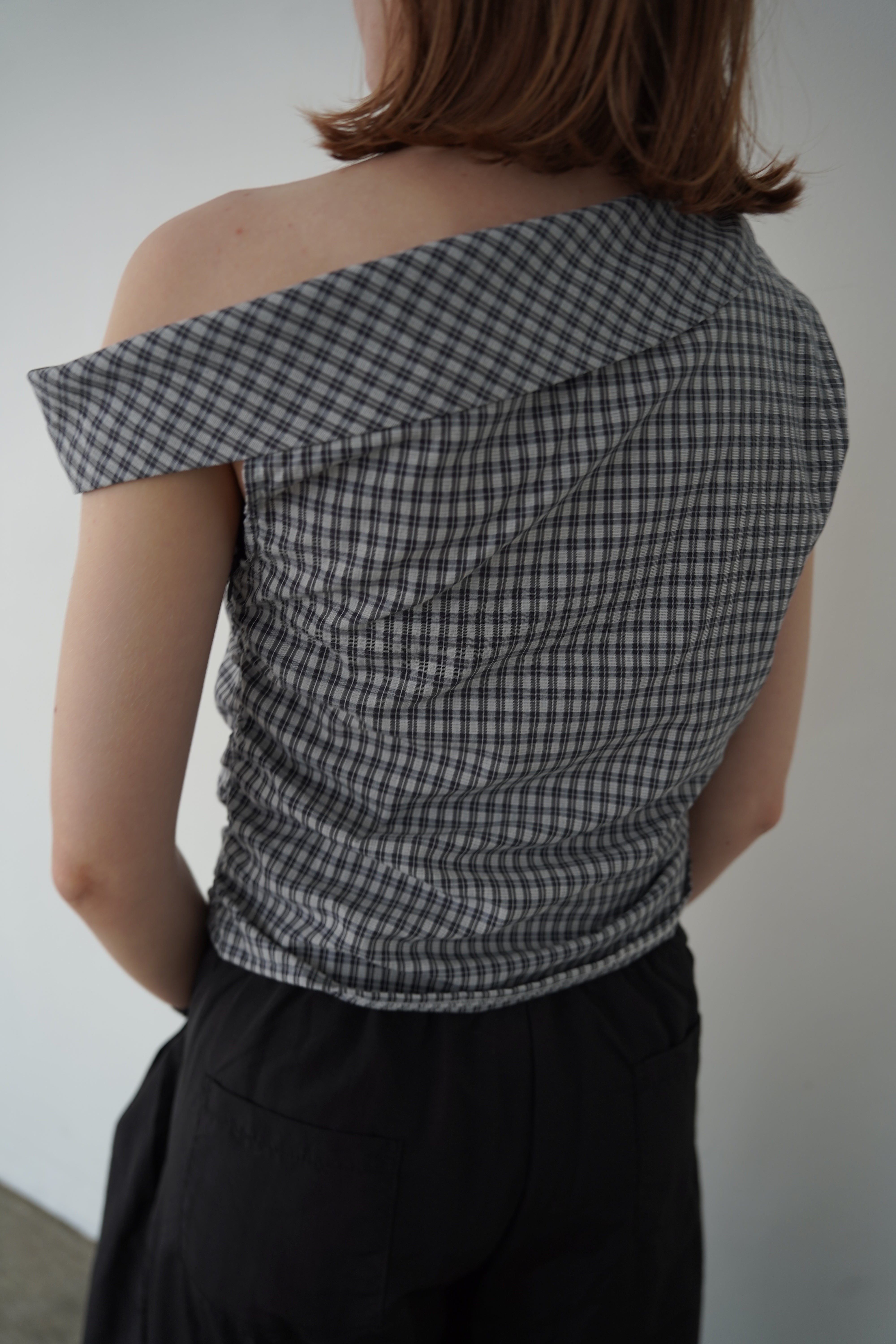 Asymmetry check blouse