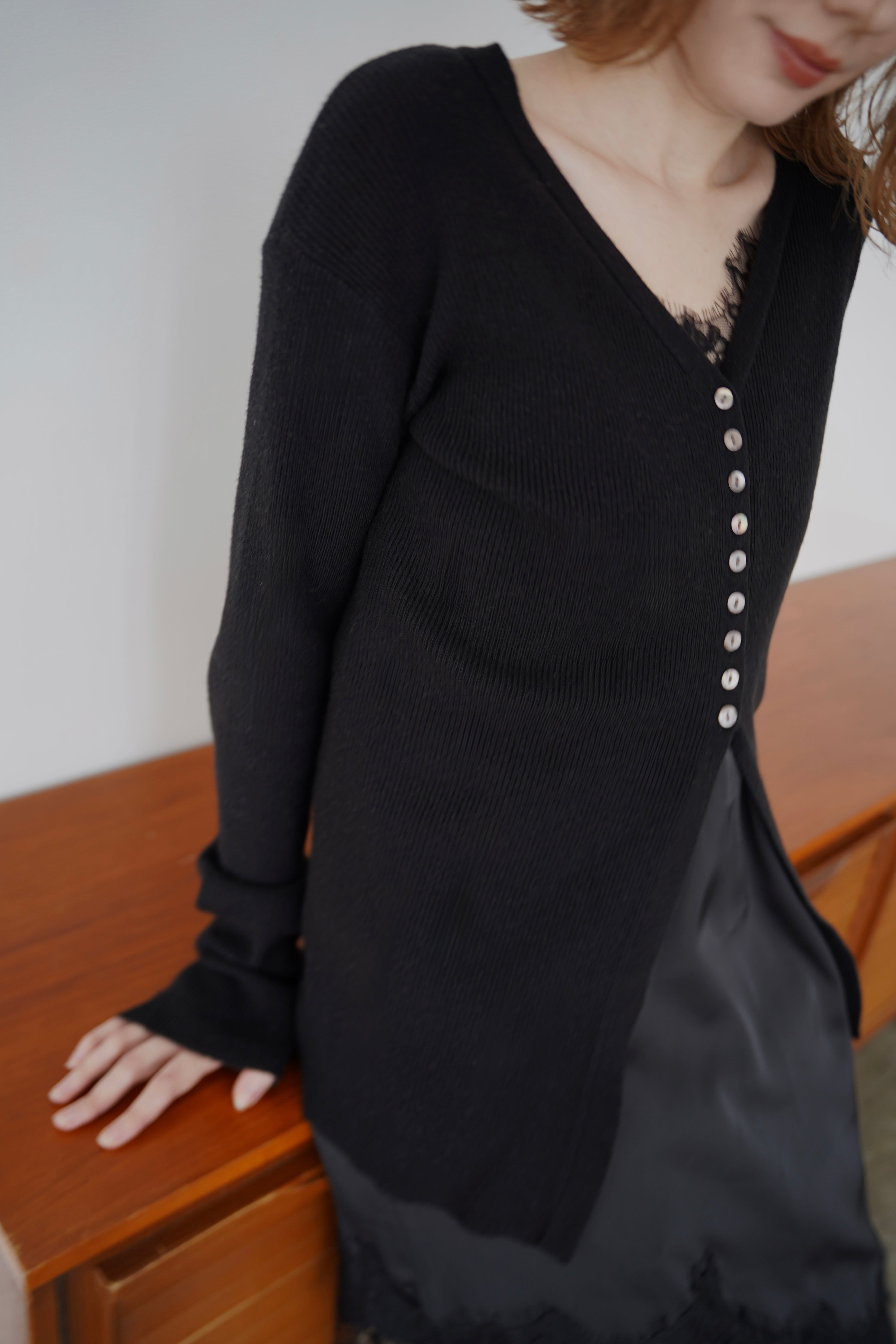 【再入荷】Vneck button lib cardigan
