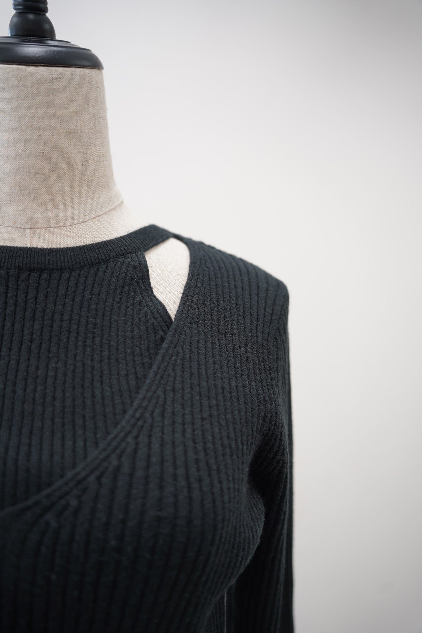 Layered design knit tops