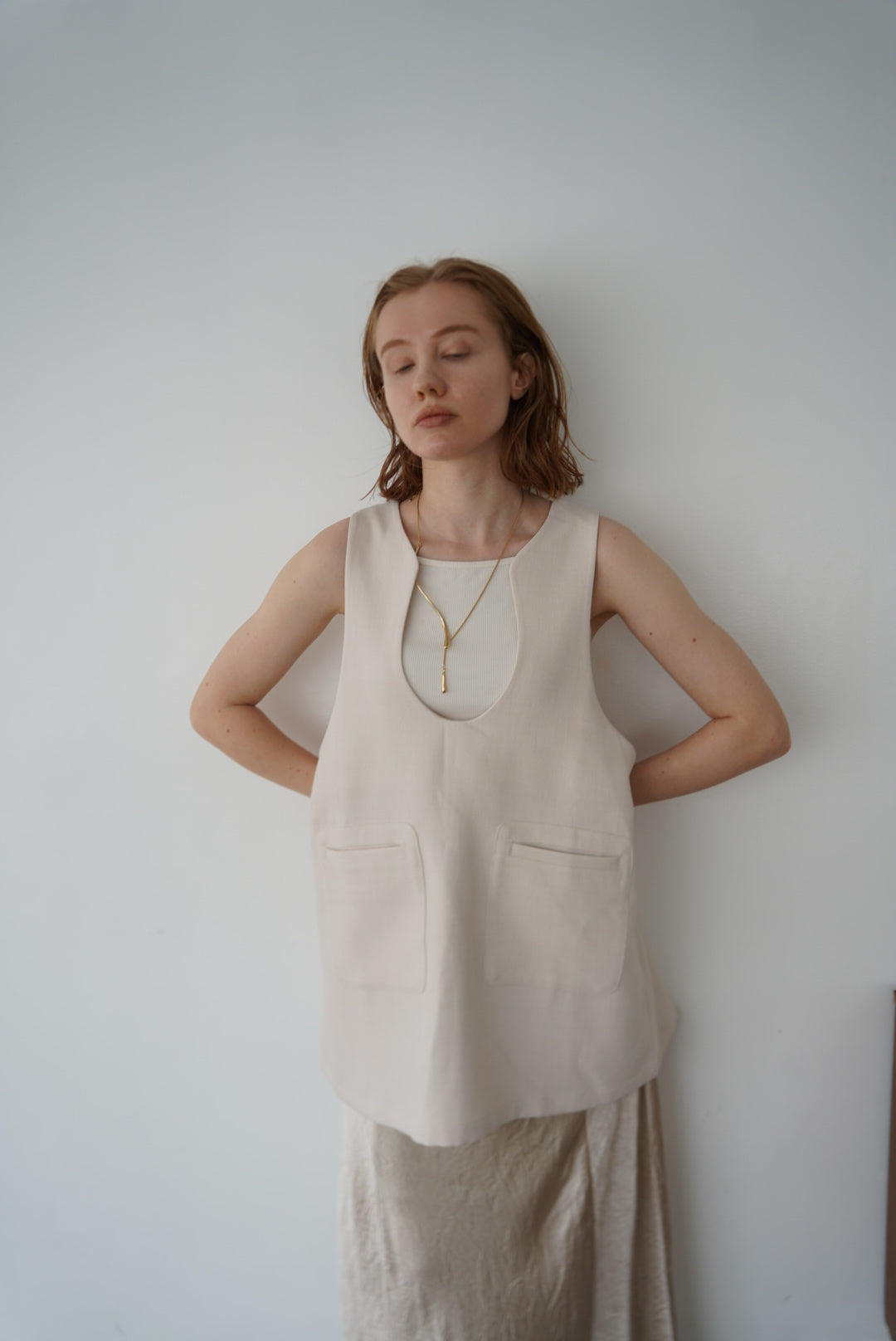Wave neck vest