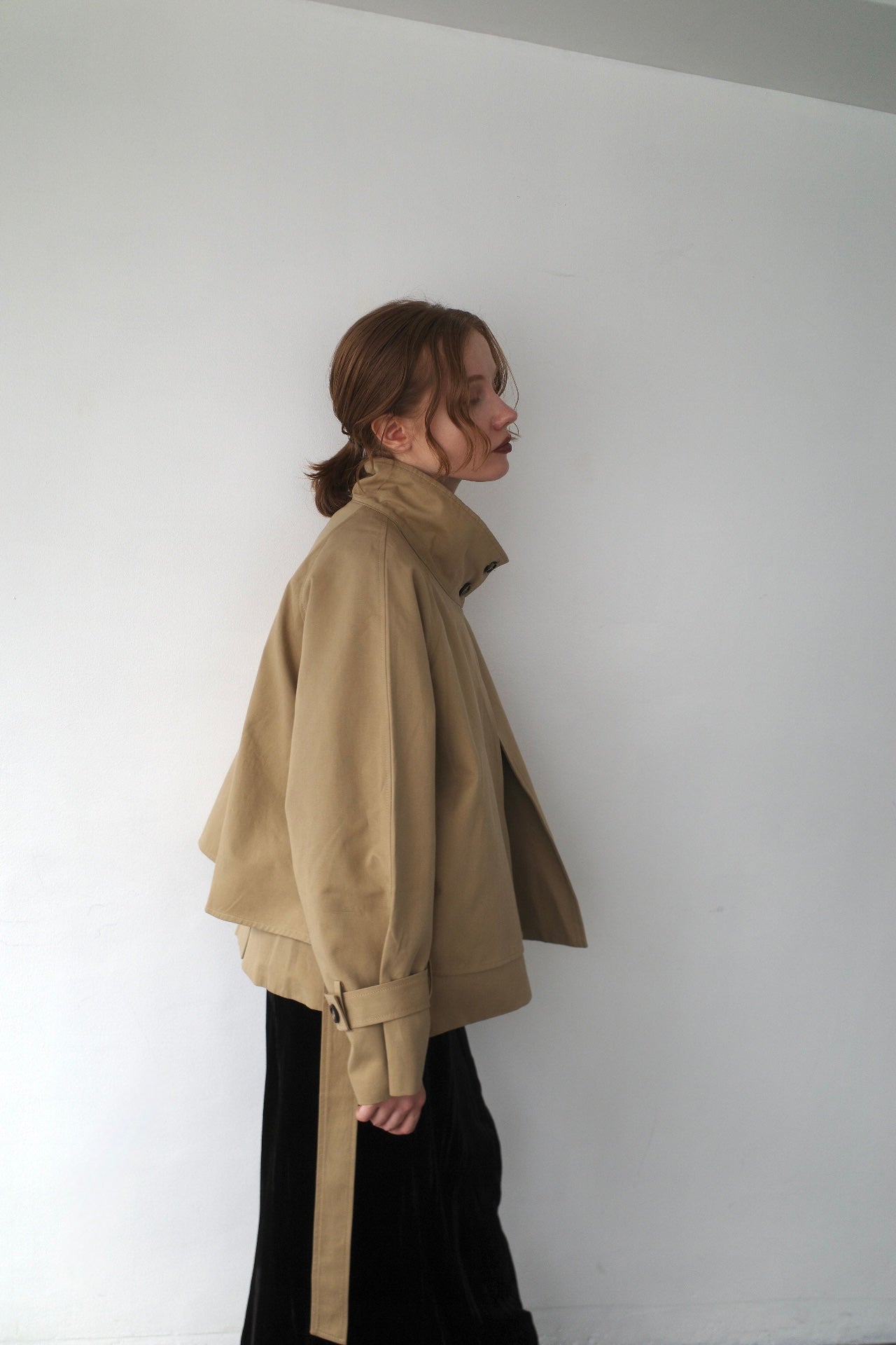 Half cape short trench