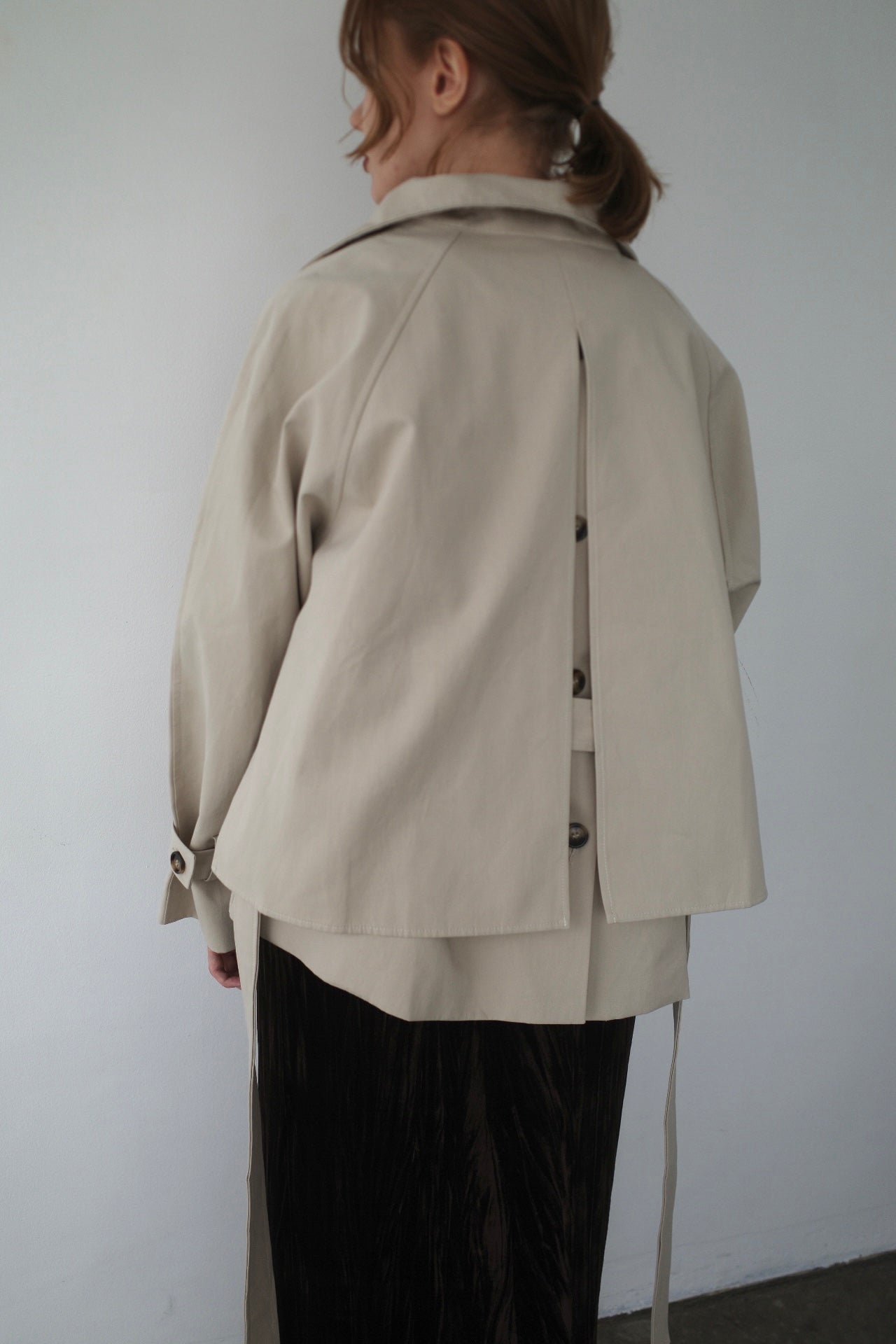 welinoa ショートトレンチ　ベージュ Half cape short trench – WELINOA