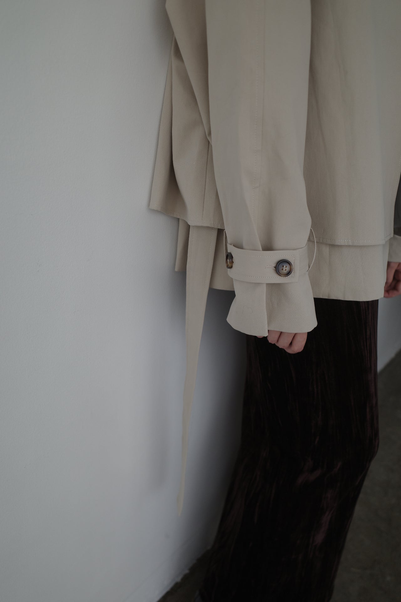 Half cape short trench