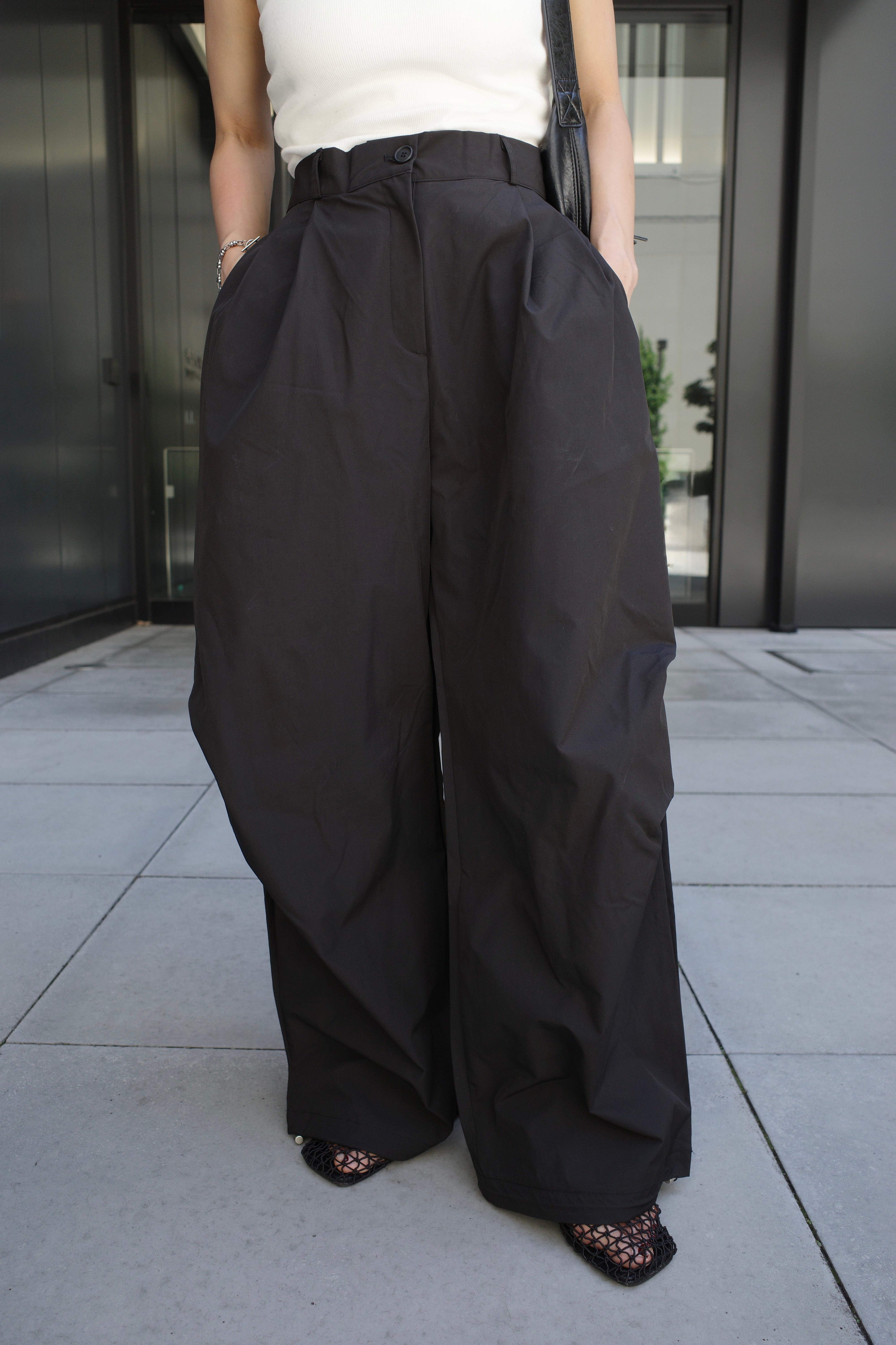 Water repellent parachute pants