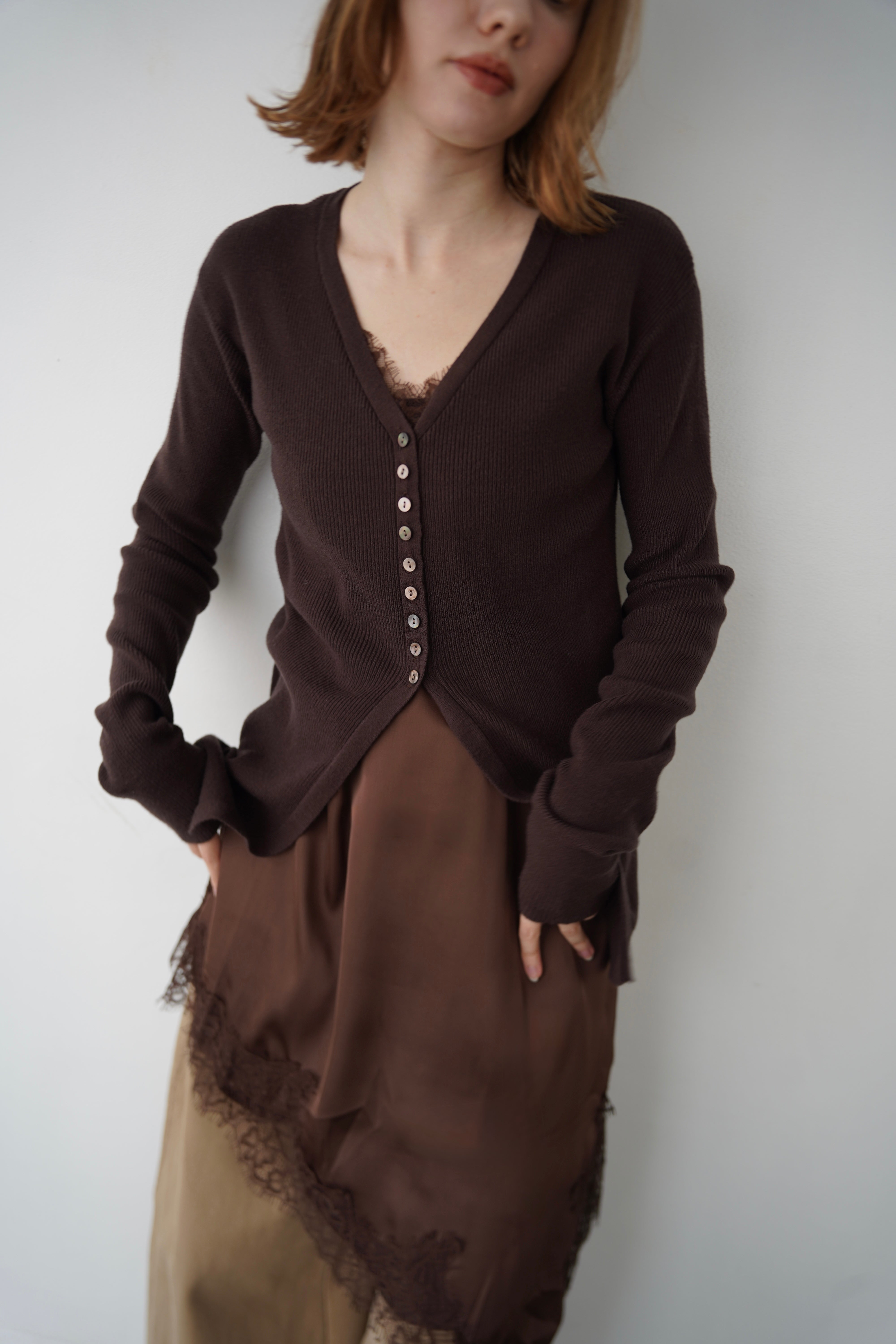 【再入荷】Vneck button lib cardigan