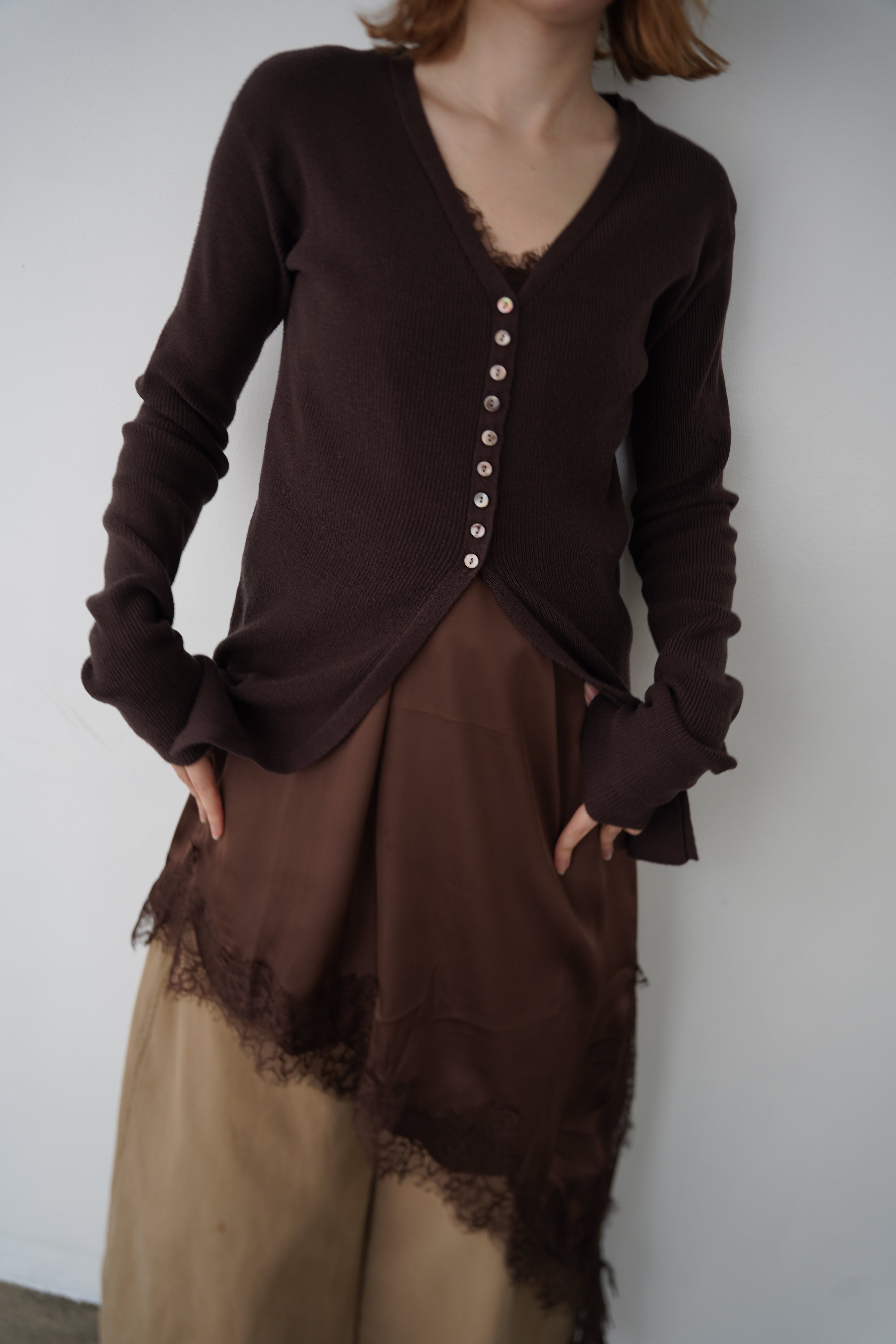 【再入荷】Vneck button lib cardigan