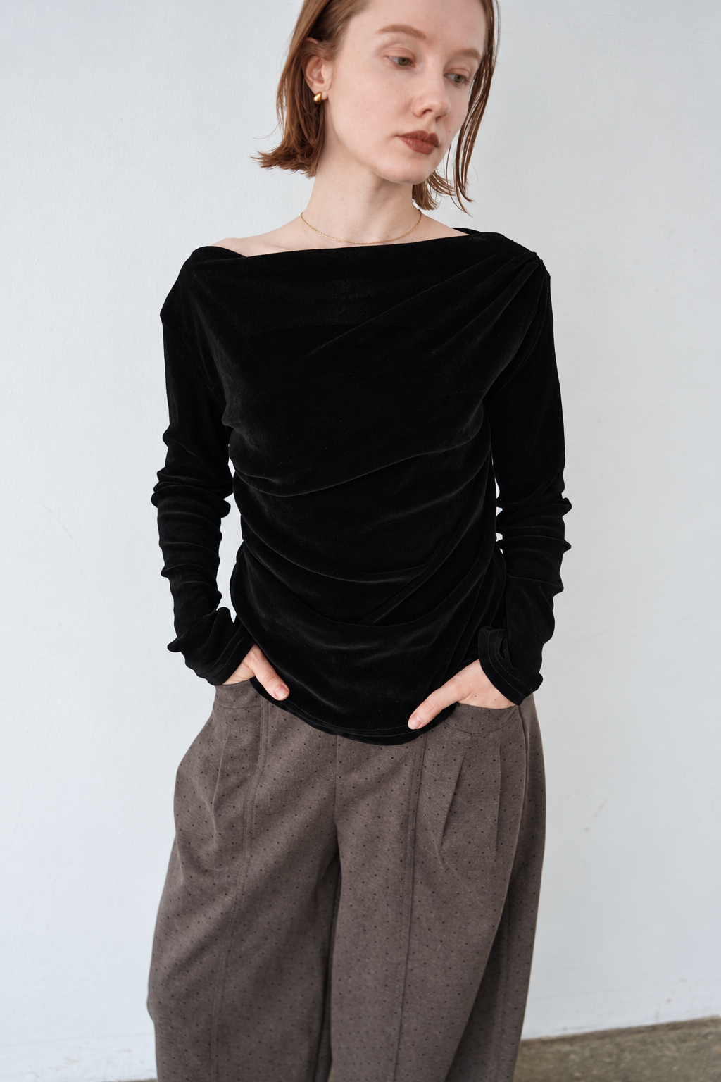 【予約販売】10月上旬-発送　Unbalance gather sier velours tops