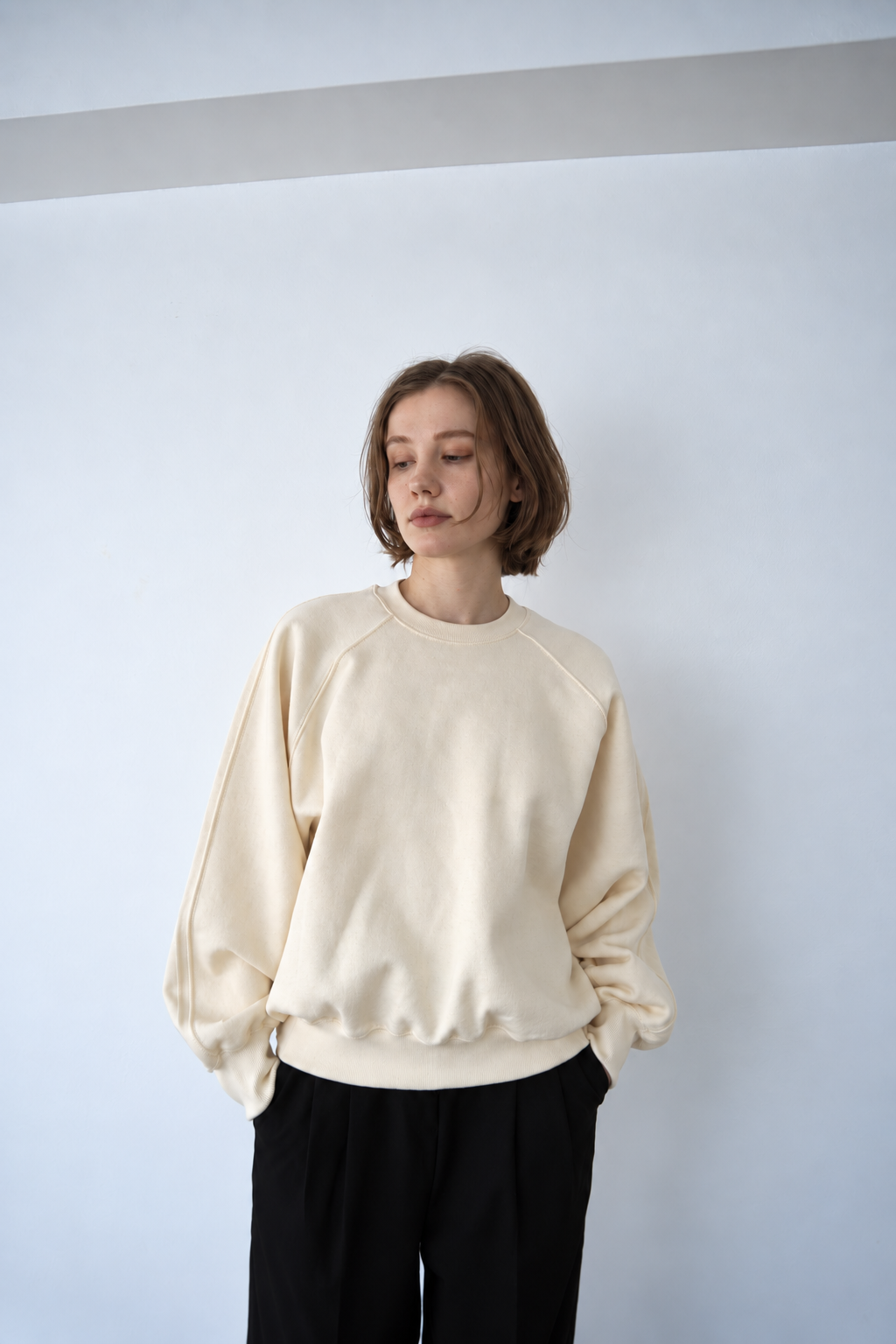 Curve sleeve sweat pullover
